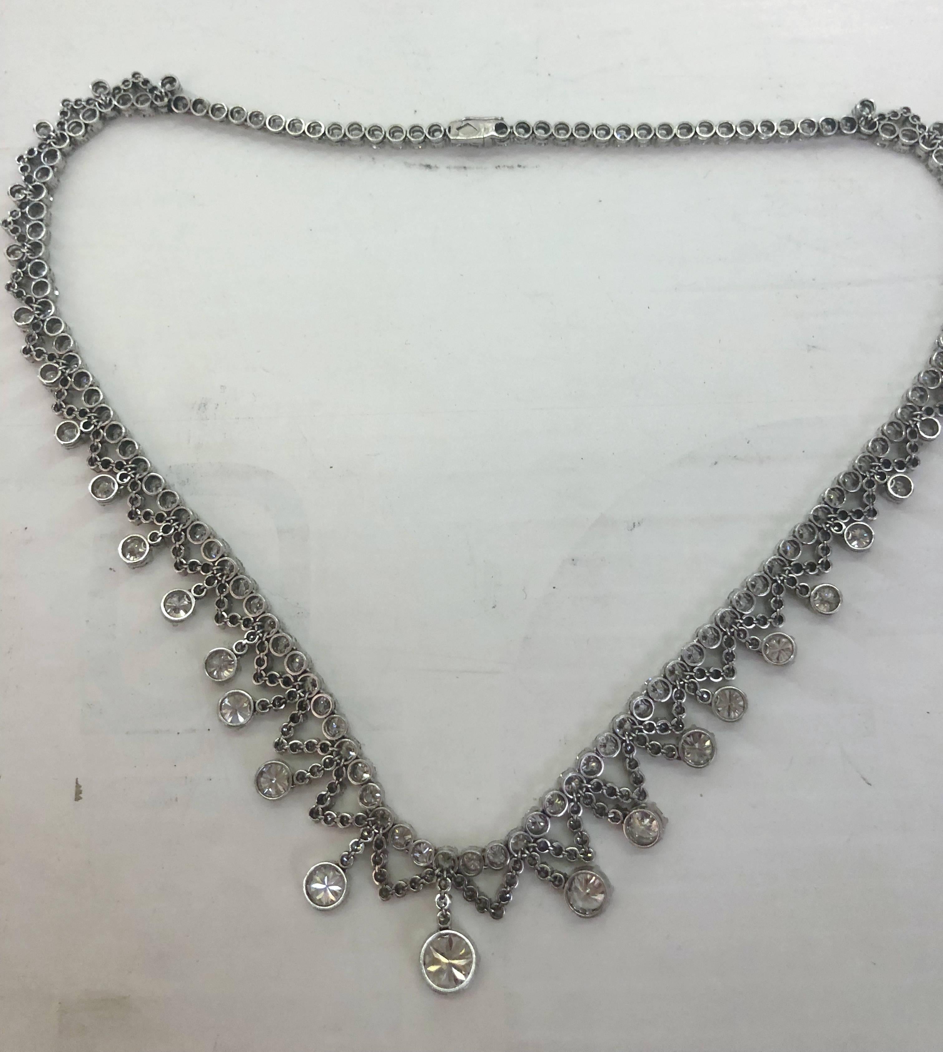 Taglio brillante Collana girocollo con diamanti in platino in vendita