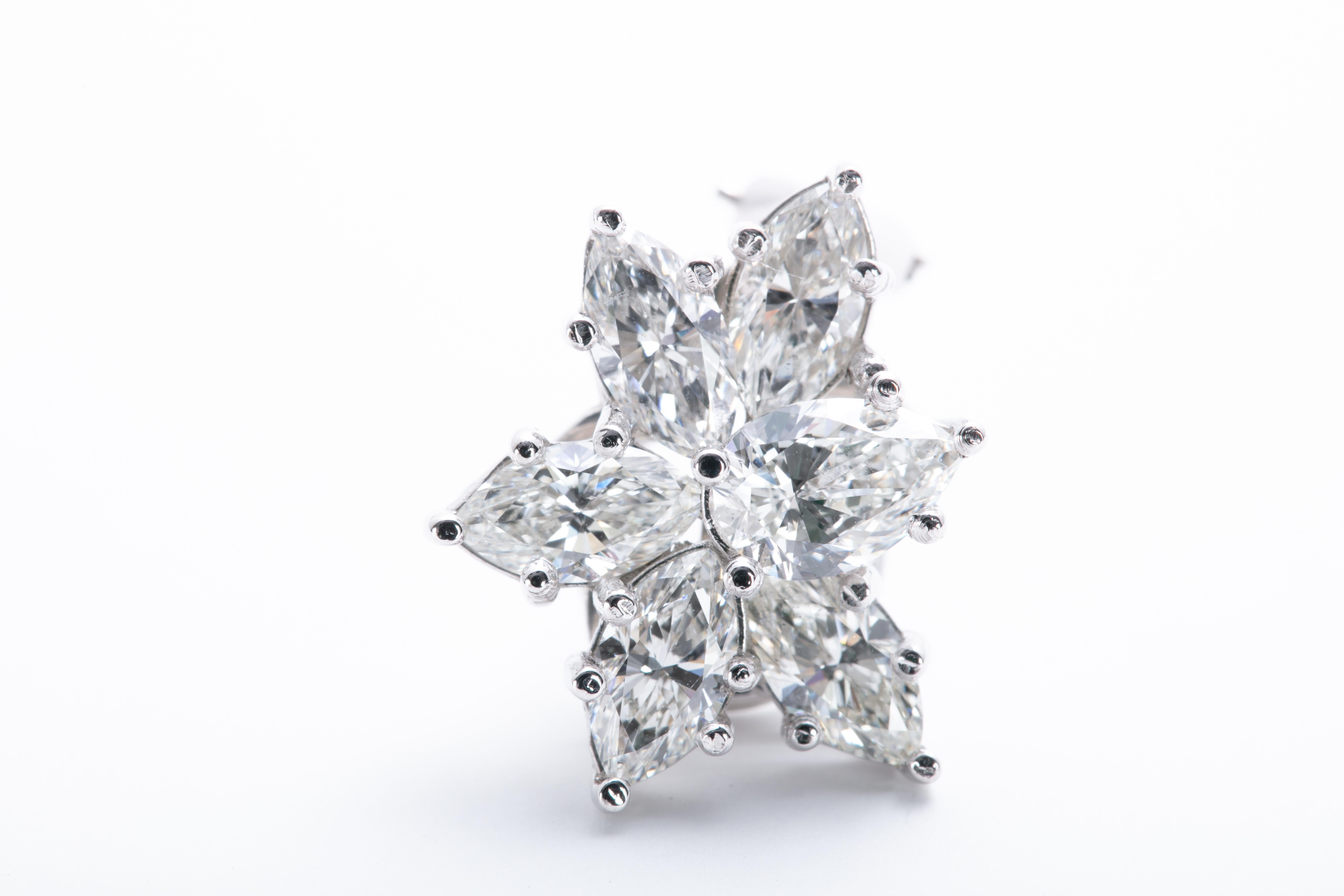 Platin-Diamant-Cluster-Ohrringe im Zustand „Neu“ im Angebot in Saint Louis, MO