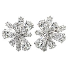 Pendientes de racimo de diamantes en platino