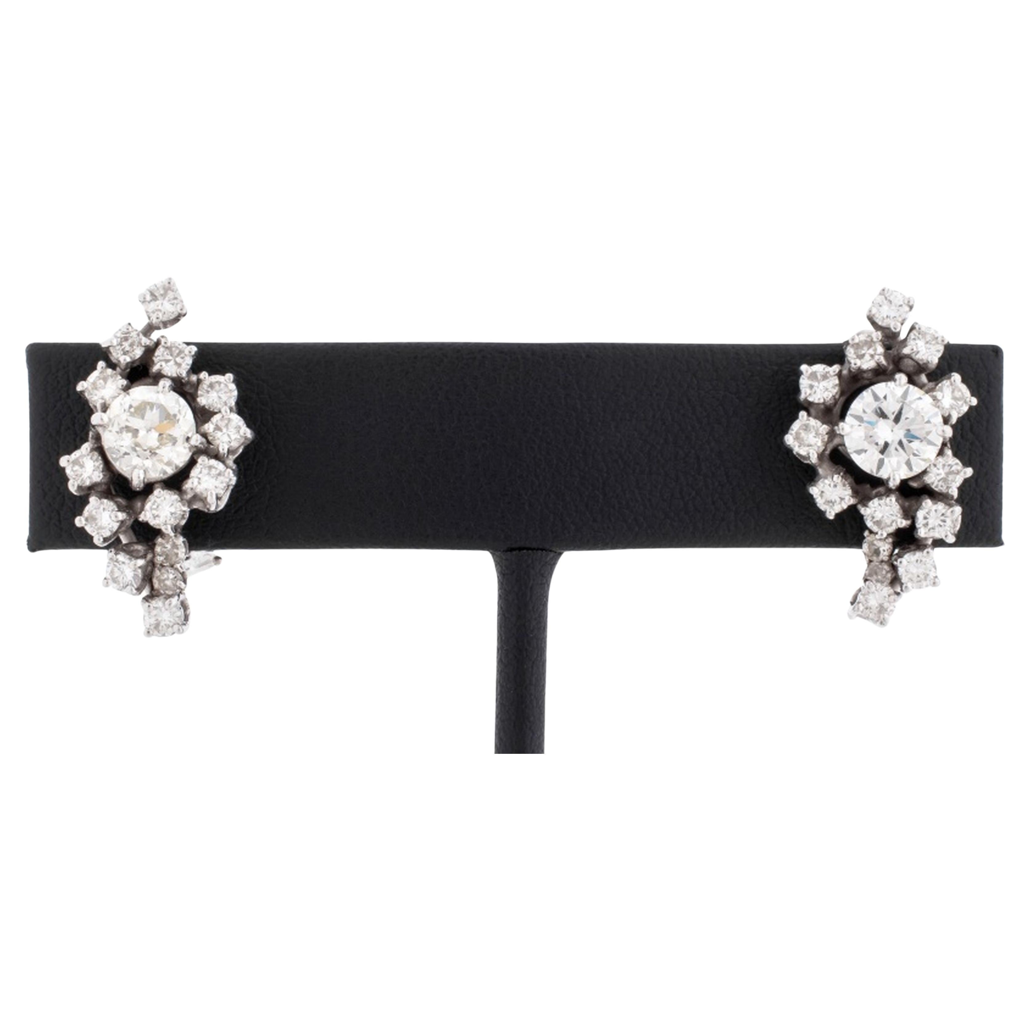 Platinum Diamond Cluster Earrings in vendita