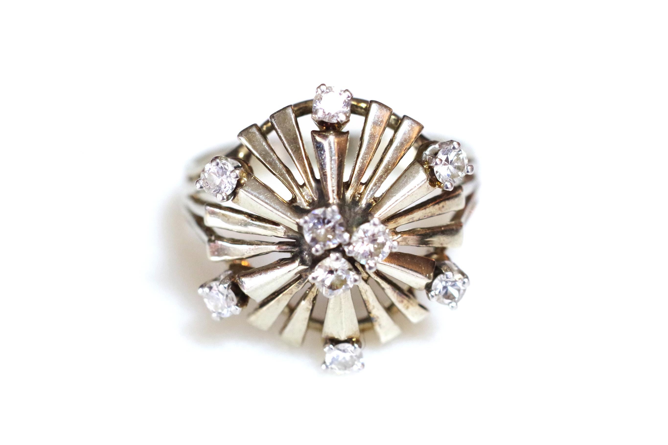 Brilliant Cut Platinum diamond cluster ring For Sale