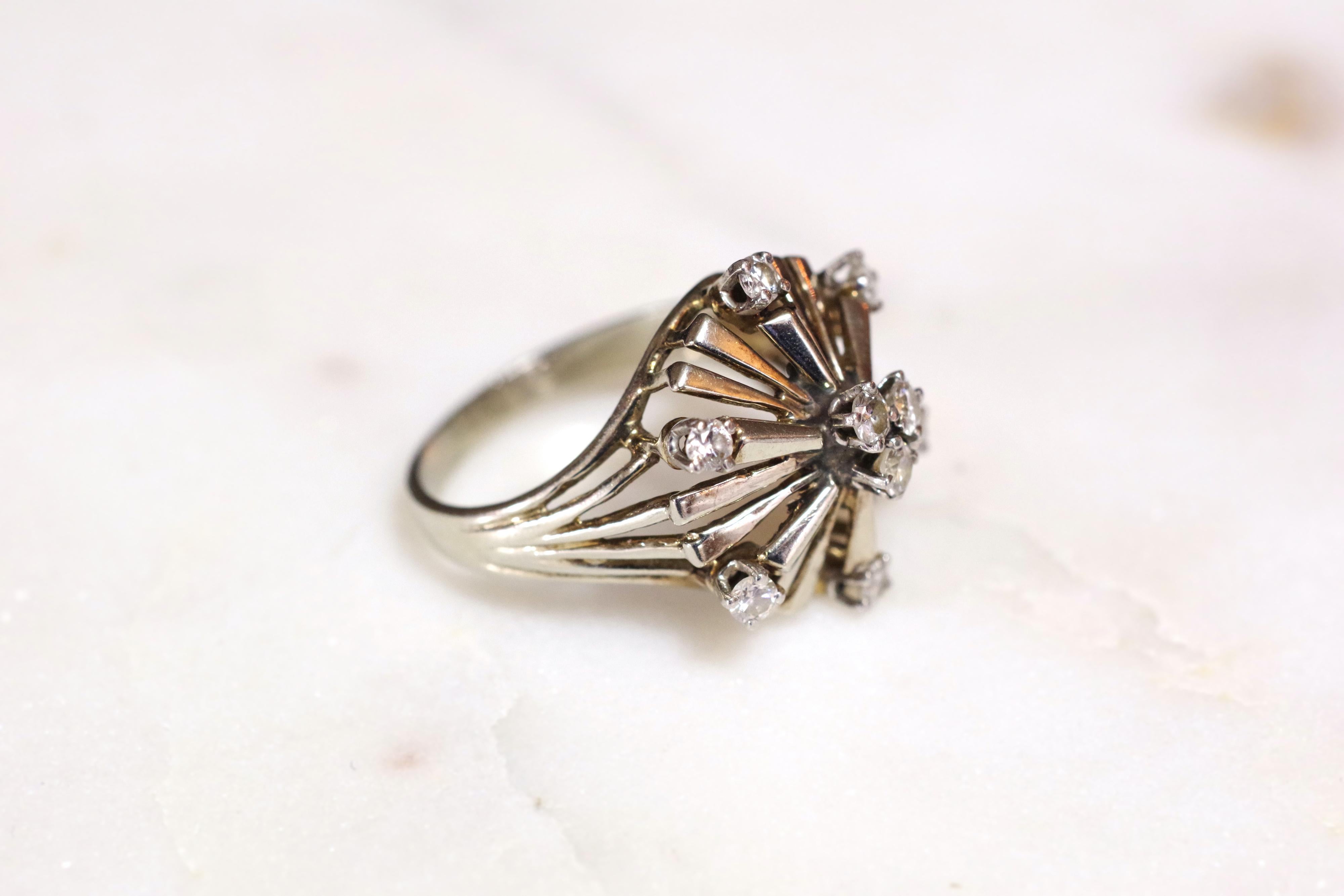 Platinum diamond cluster ring For Sale 1