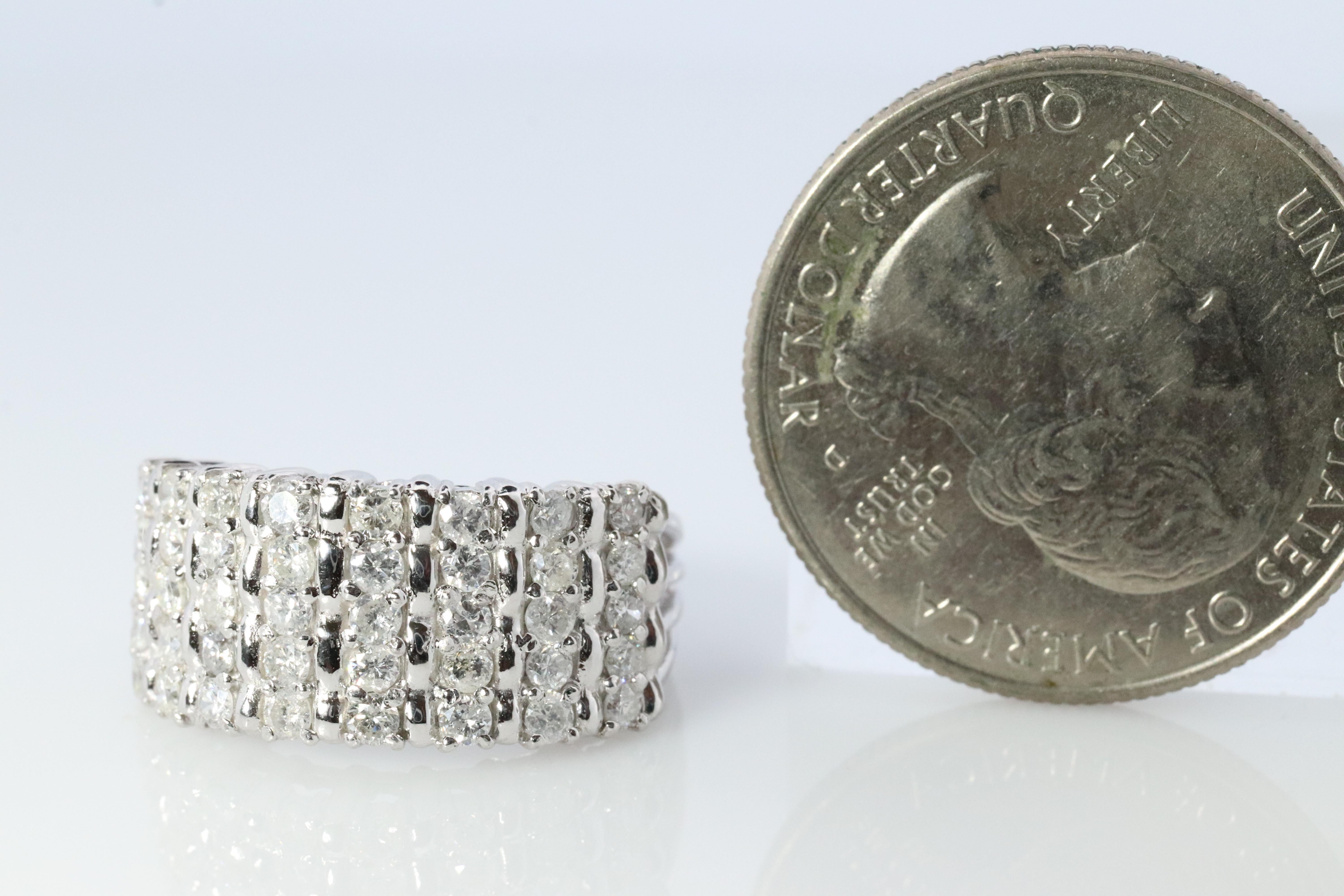 Platin Diamant-Cluster-Ring PT900 1ctw Diamanten in 4 Reihen mit Pavé-Verzierung Damen im Angebot