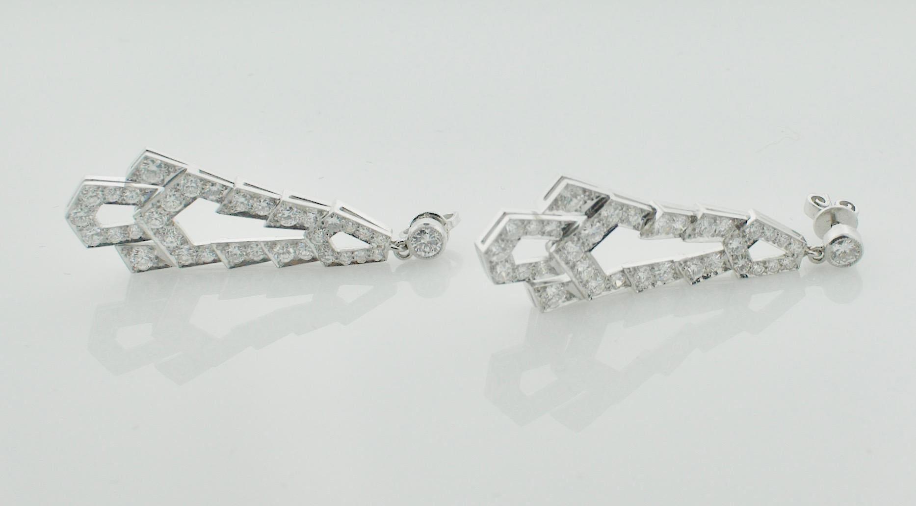 Platinum Diamond Dangling Earrings, circa 1940s For Sale 1