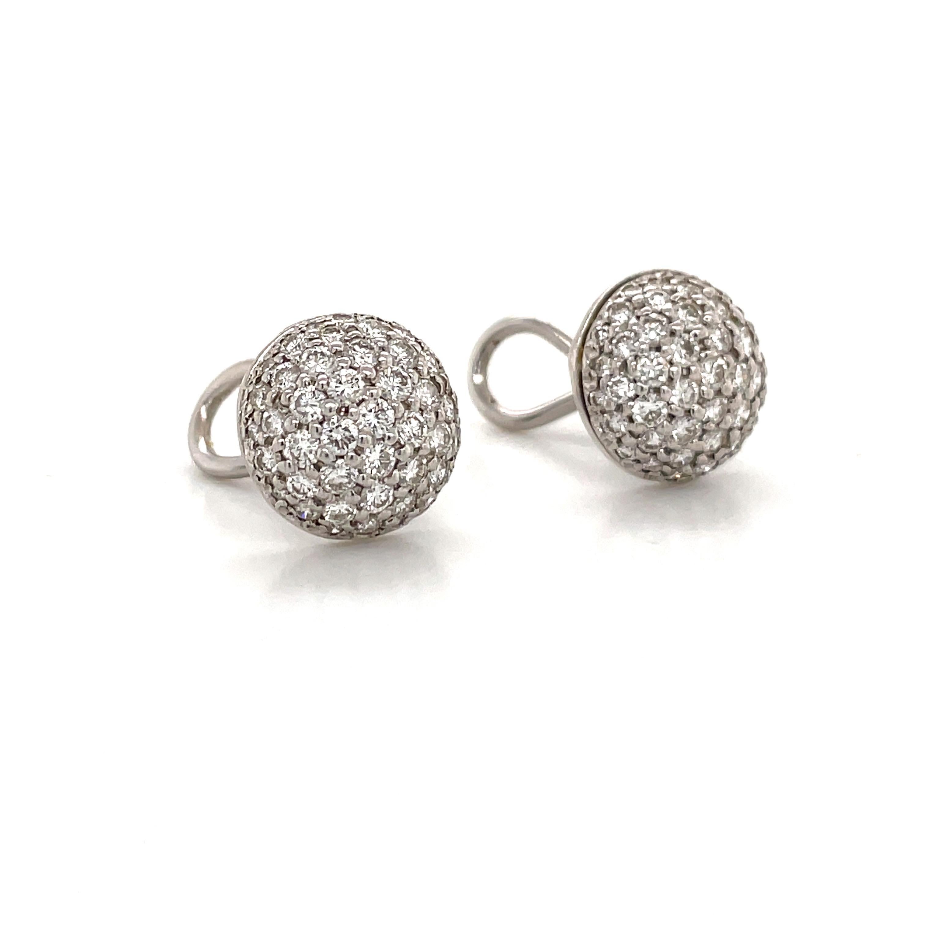 Round Brilliant Diamond Dome Clip On Earrings 1.50 Carats F SI1 18KT White Gold In New Condition For Sale In New York, NY