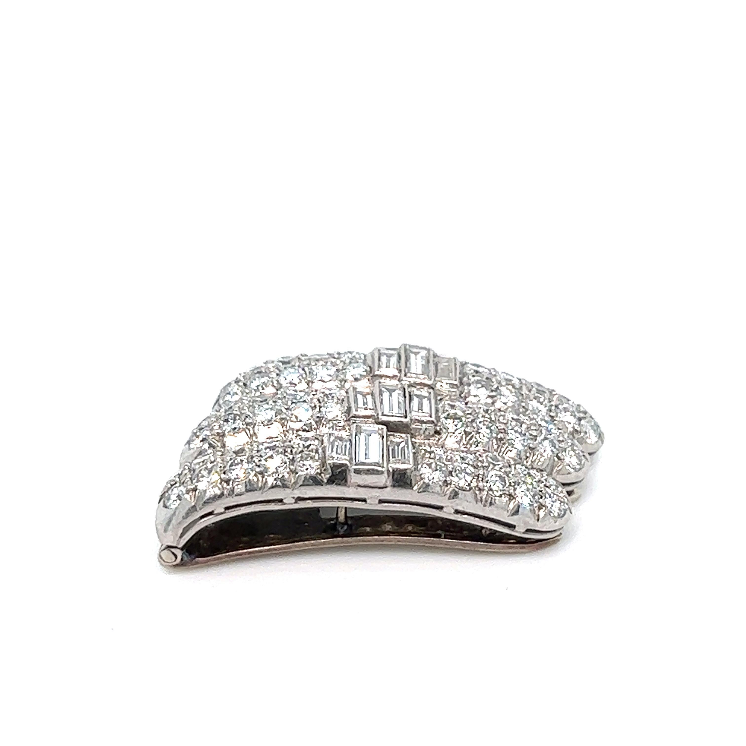 Platinum Diamond Dress Clip In Excellent Condition For Sale In New York, NY