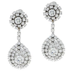 Boucles d'oreilles pendantes chandelier grappe de diamants en platine
