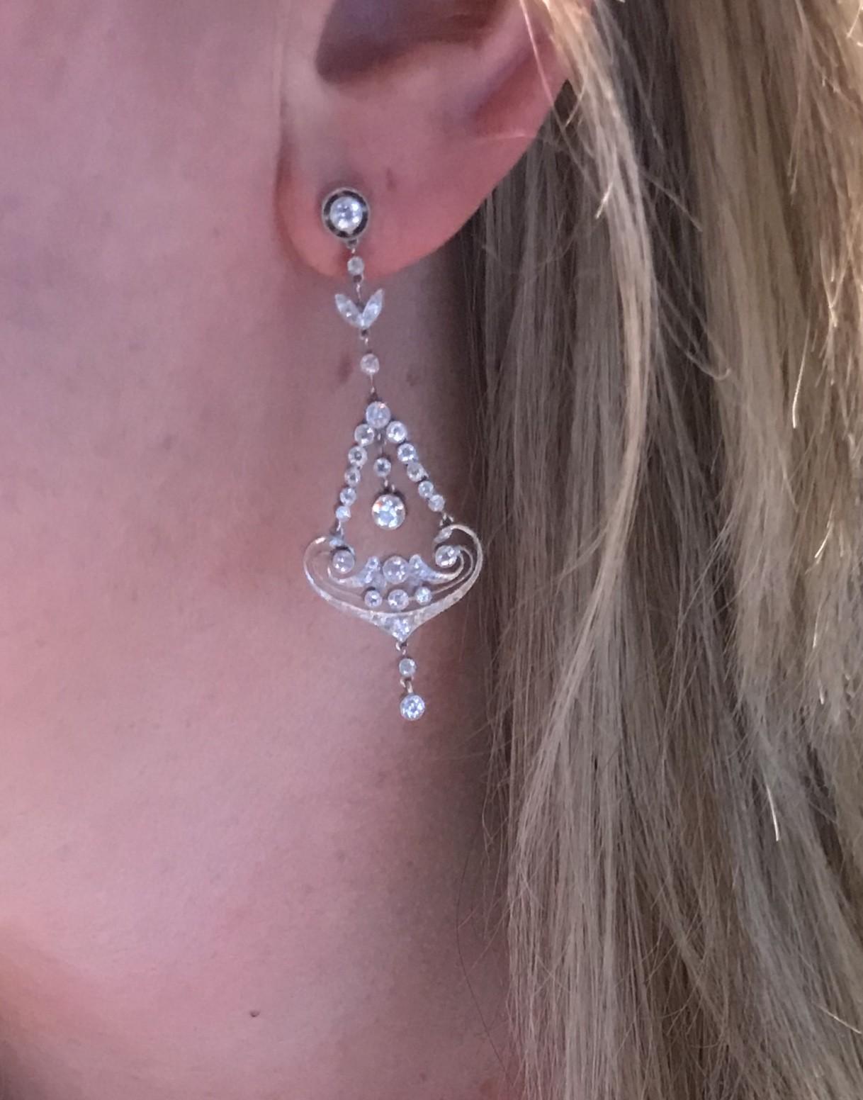 Platinum Diamond Drop Earrings In Good Condition In London, GB