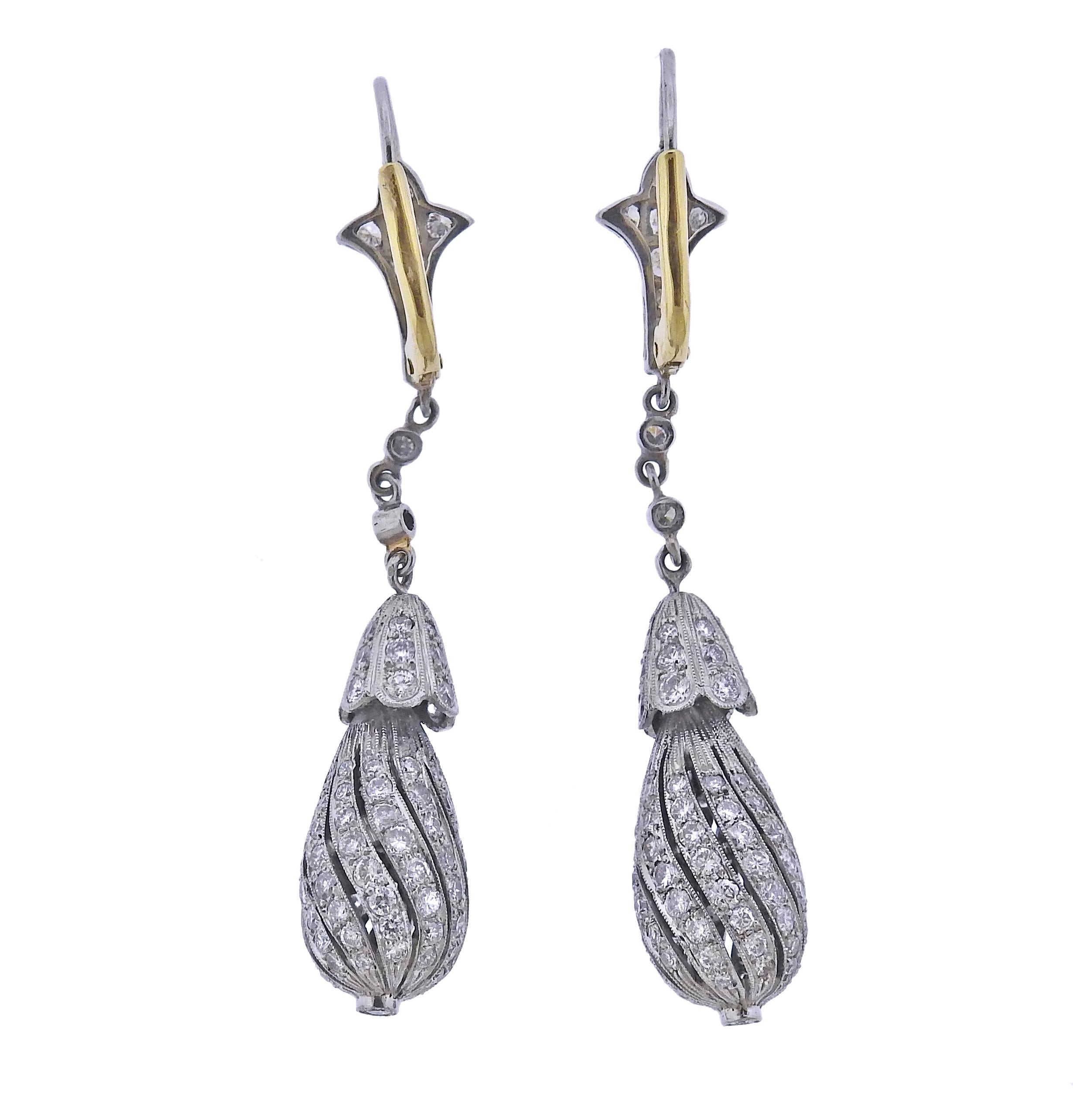 Platinum Diamond Drop Earrings In Excellent Condition In New York, NY