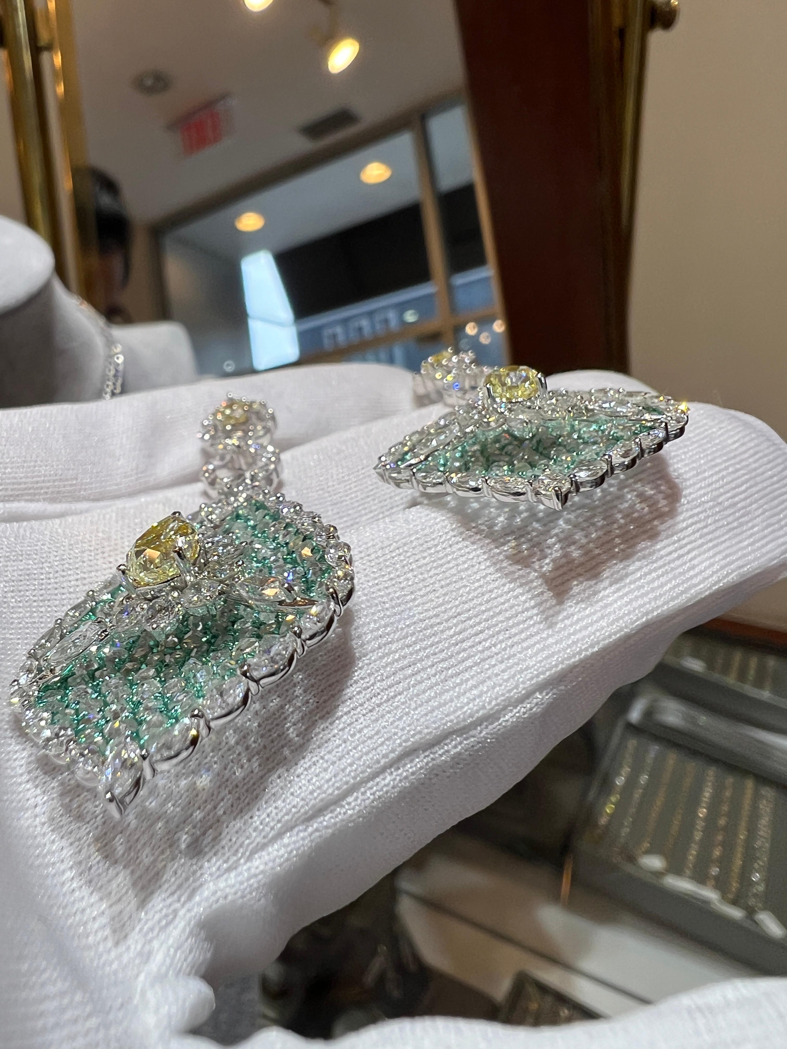 Taille poire Boucle d'oreille en platine diamant 14.00 carat Fancy Yellow and White Rose Cut Chandelier en vente