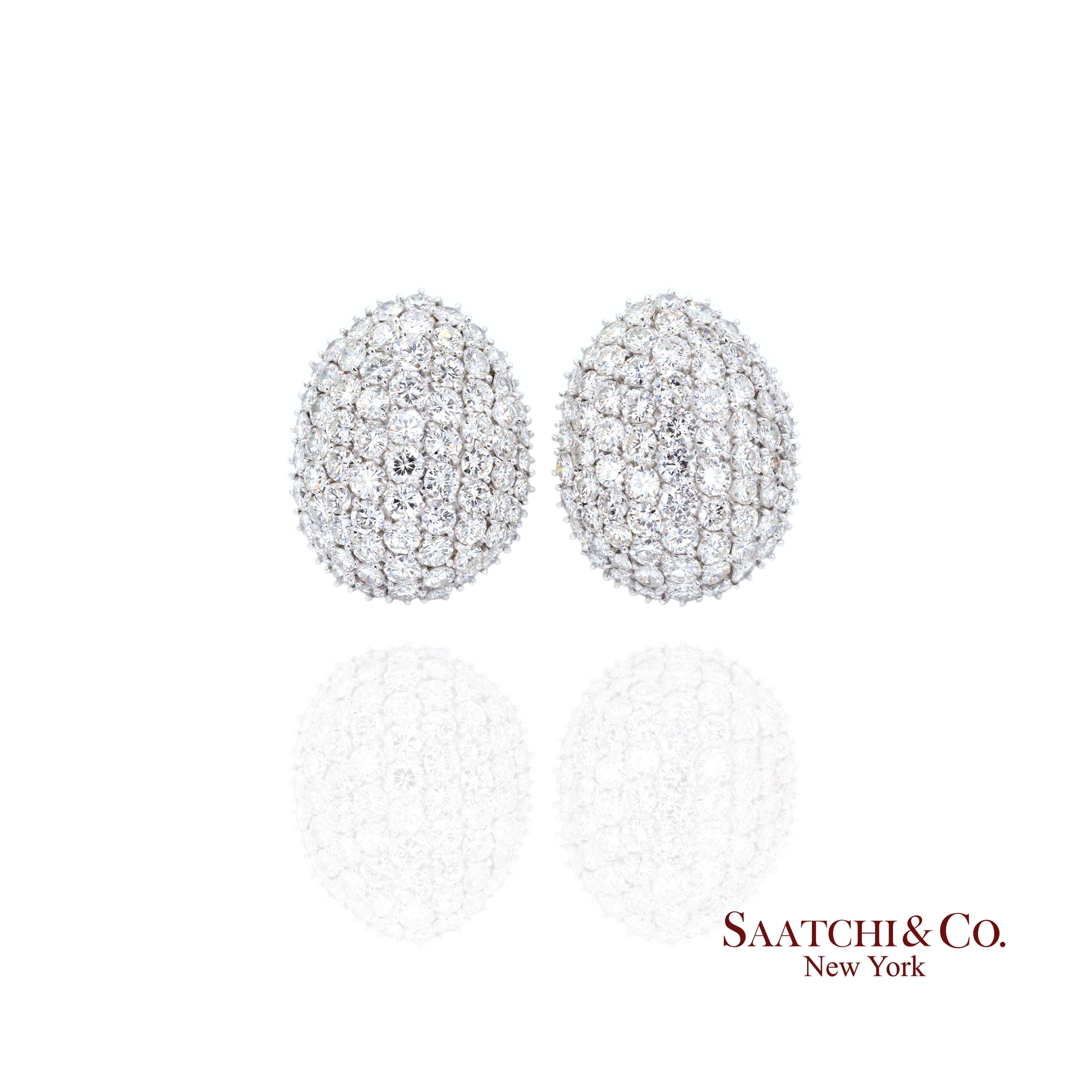 Contemporain Boucles d'oreilles Platine Diamant Womens Omega Back Luxe Old Money Glam en vente