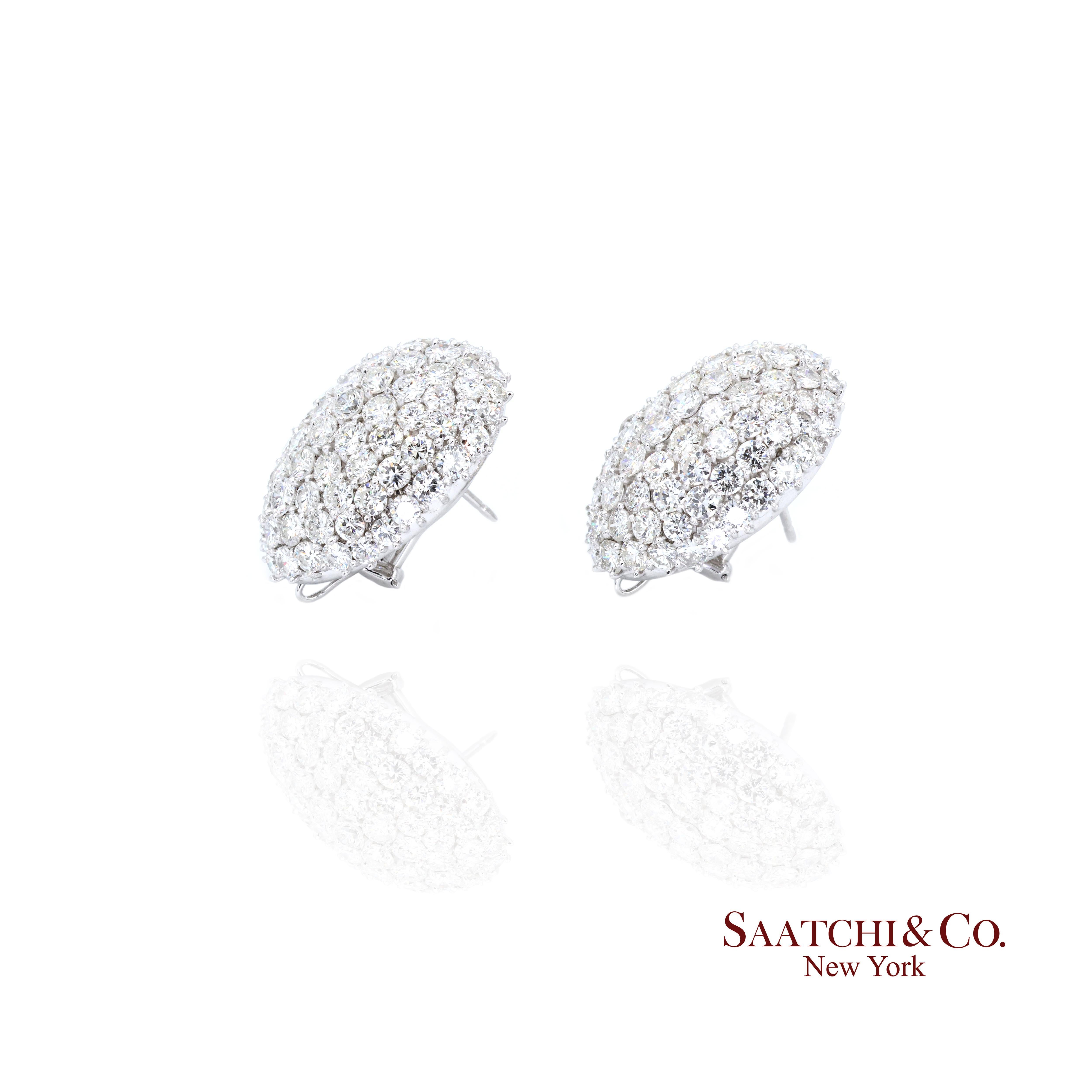 Boucles d'oreilles Platine Diamant Womens Omega Back Luxe Old Money Glam en vente 1