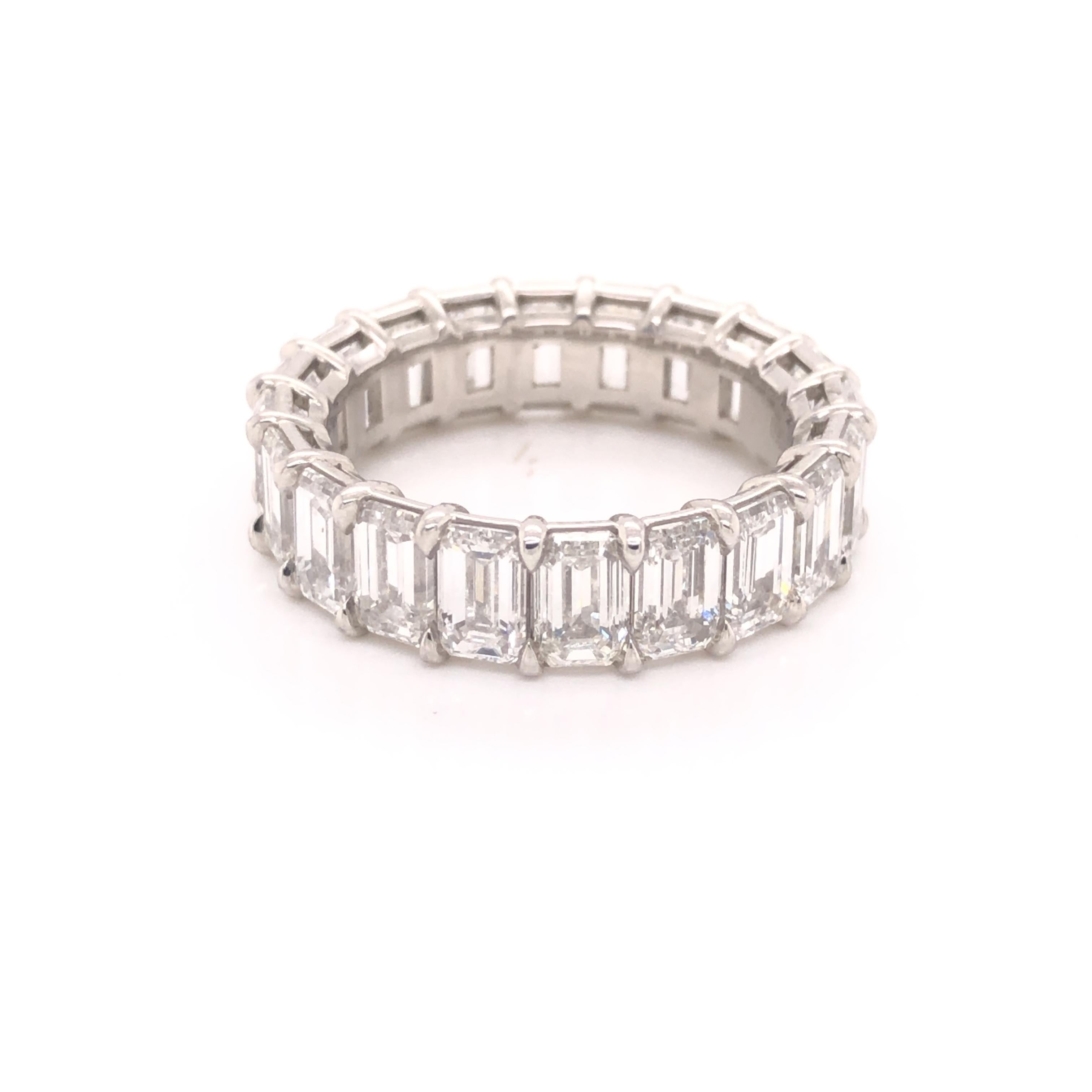 Taille émeraude Bracelet d'éternité en platine avec diamants taille émeraude 8,05 carats en vente