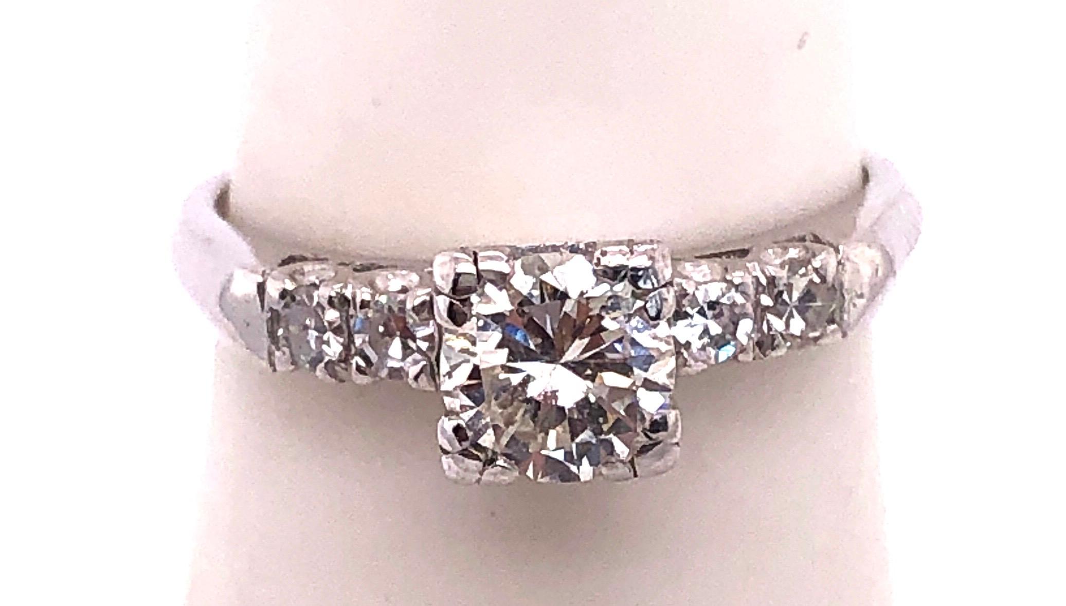 Modern Platinum Diamond Engagement Ring 0.85 Total Diamond Weight For Sale