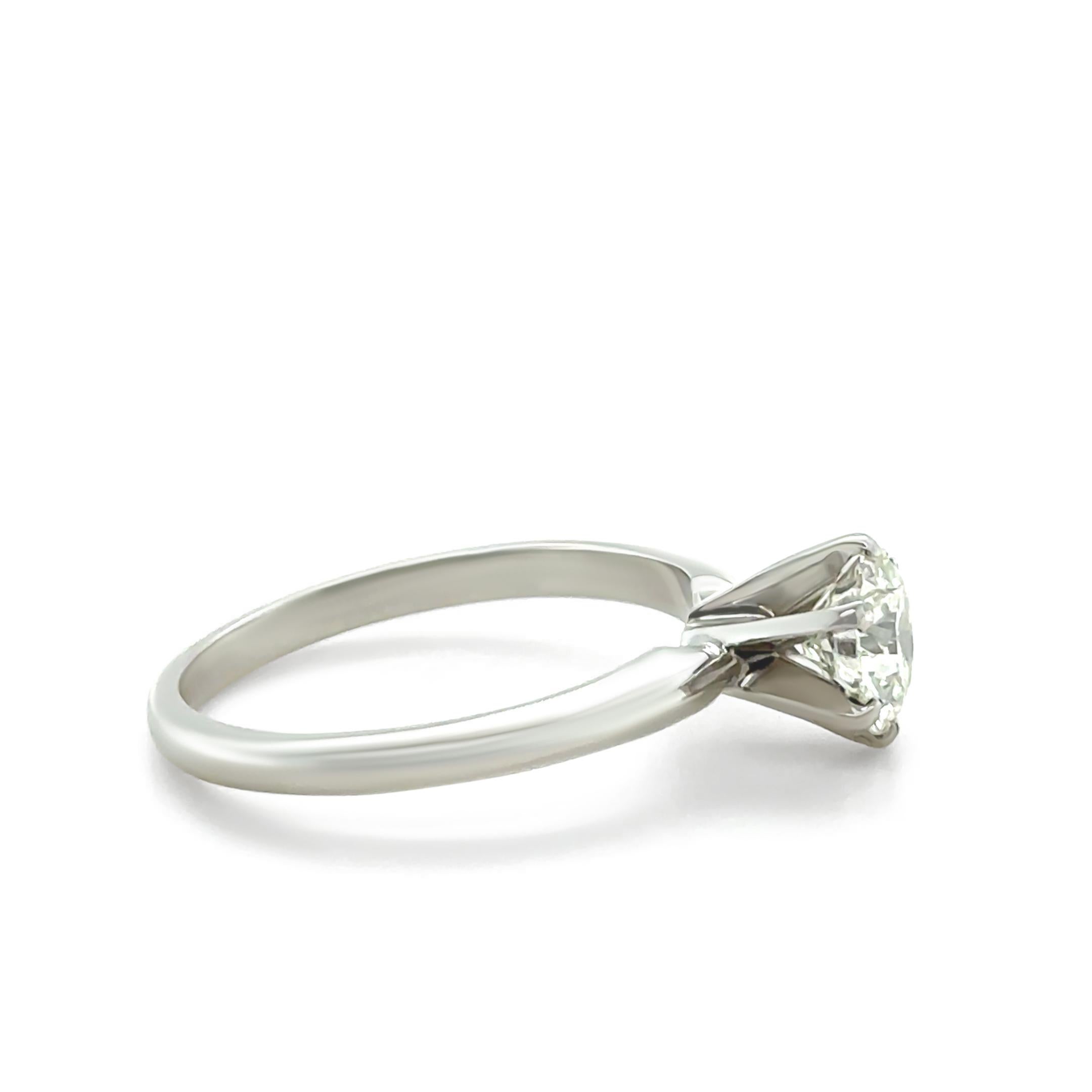 Round Cut Platinum Diamond Engagement Ring 1.02ct For Sale