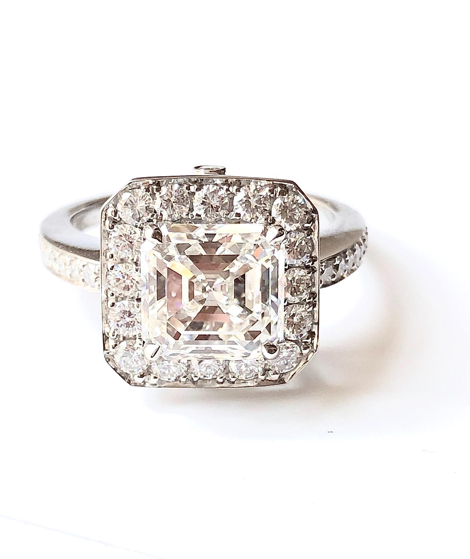 Platinum Diamond Engagement Ring, 3.01 Asscher Cut Diamond FVS1, GIA For Sale 1