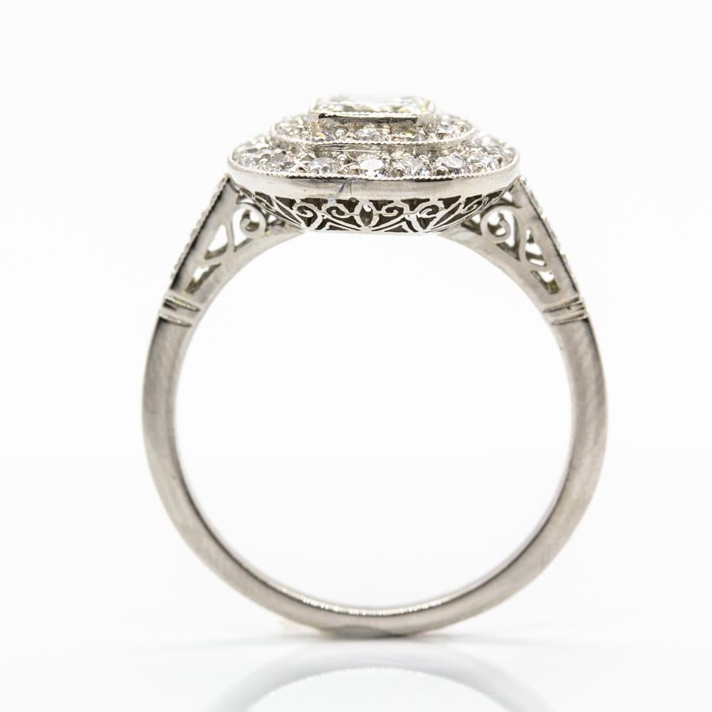 Platinum Diamond Engagement Ring In Excellent Condition For Sale In Miami, FL