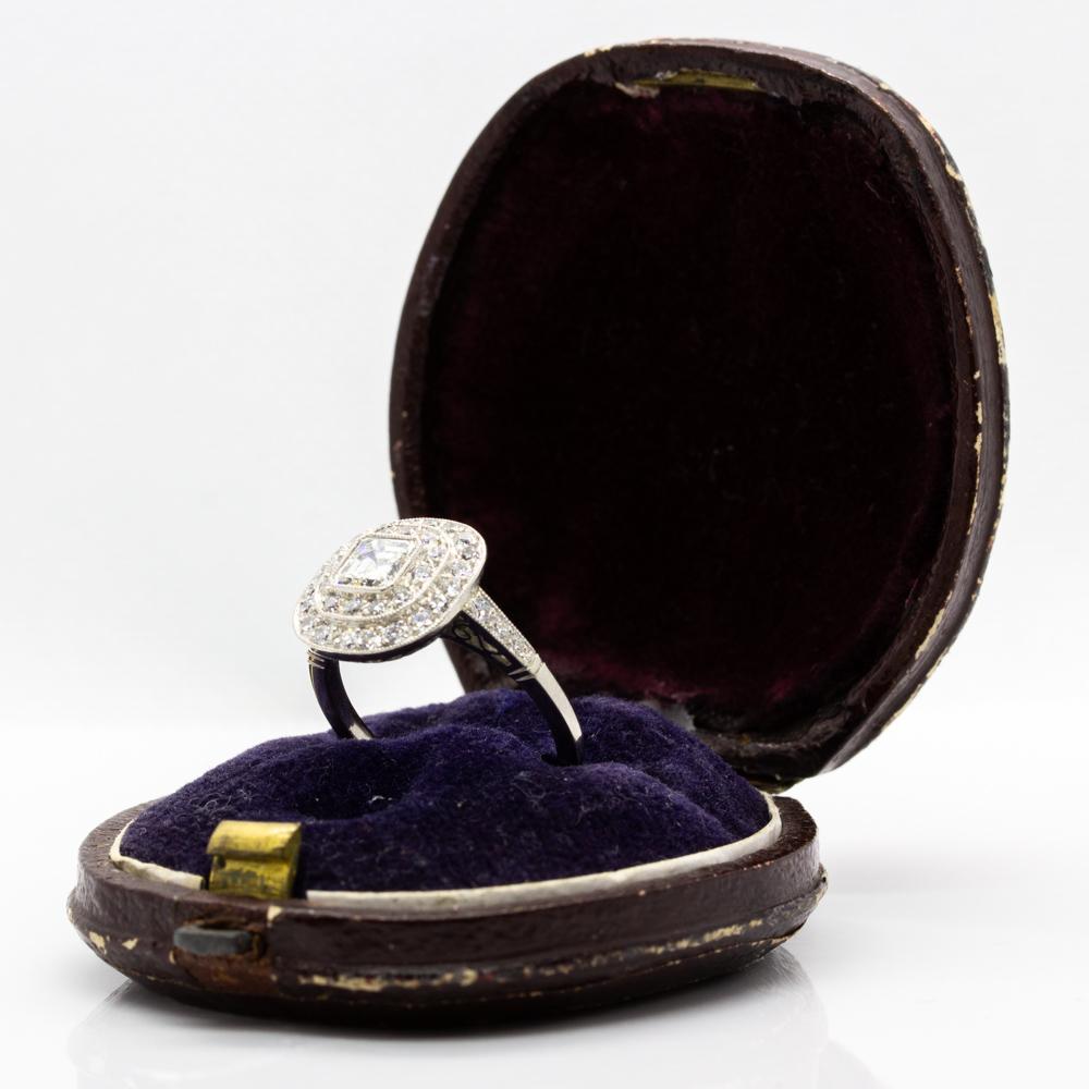 Platinum Diamond Engagement Ring For Sale 1