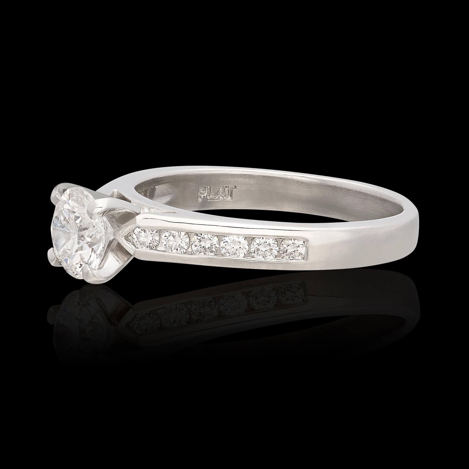 Platinum & Diamond Engagement Ring For Sale 2