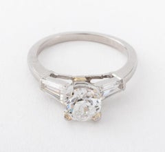 Bague de fiançailles en platine et diamants