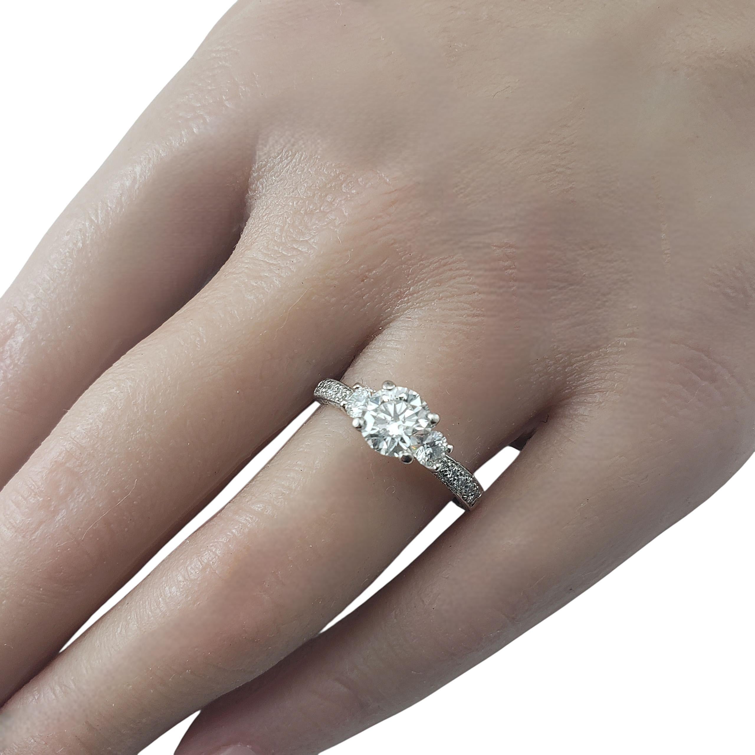 Bague de fiançailles en platine diamant taille 8 certifiée JAGi #22679 en vente 5