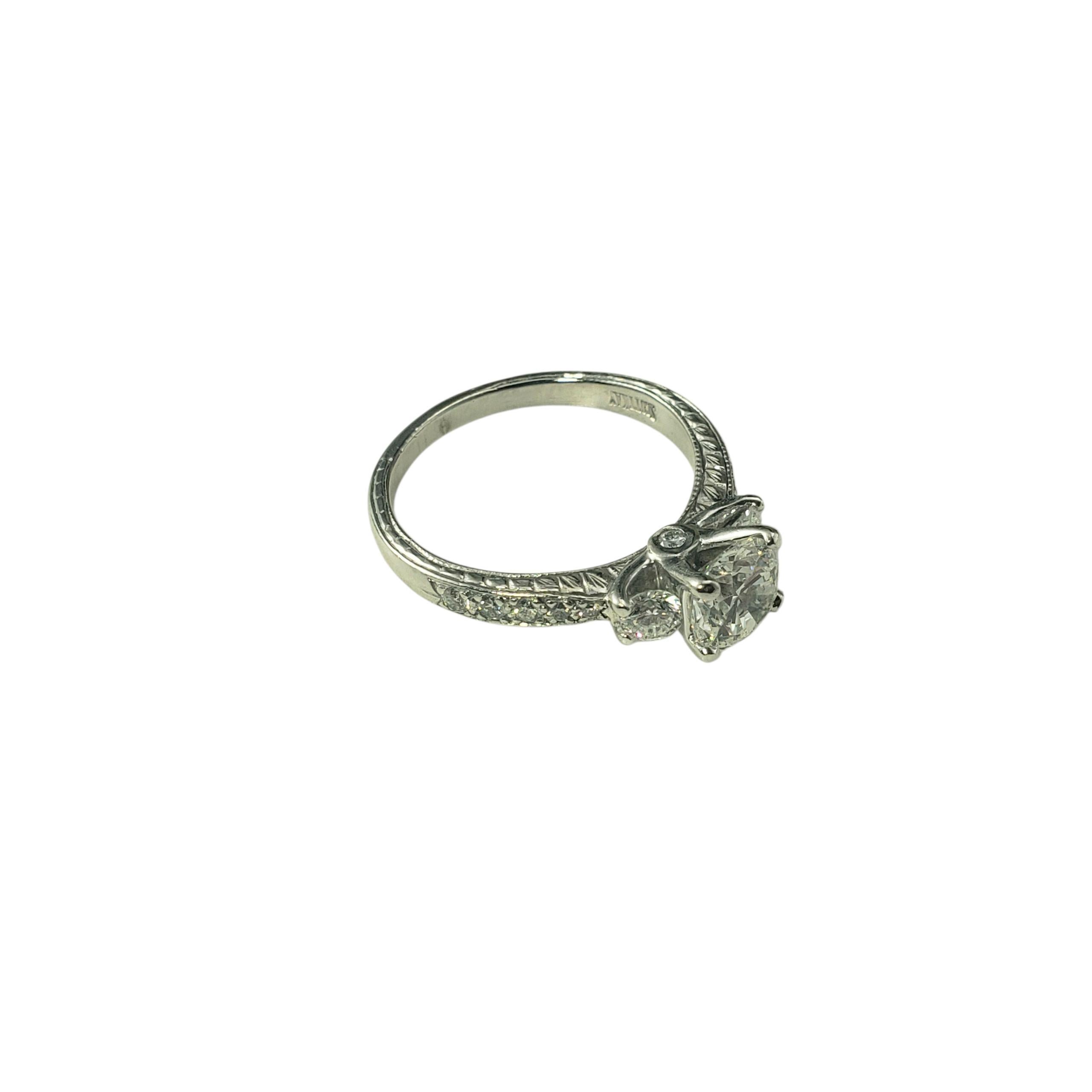 Bague de fiançailles en platine diamant taille 8 certifiée JAGi #22679 Bon état - En vente à Washington Depot, CT