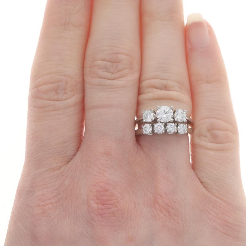 Round Cut Platinum Diamond Engagement Ring & Wedding Band - Round Brilliant 1.61ctw For Sale