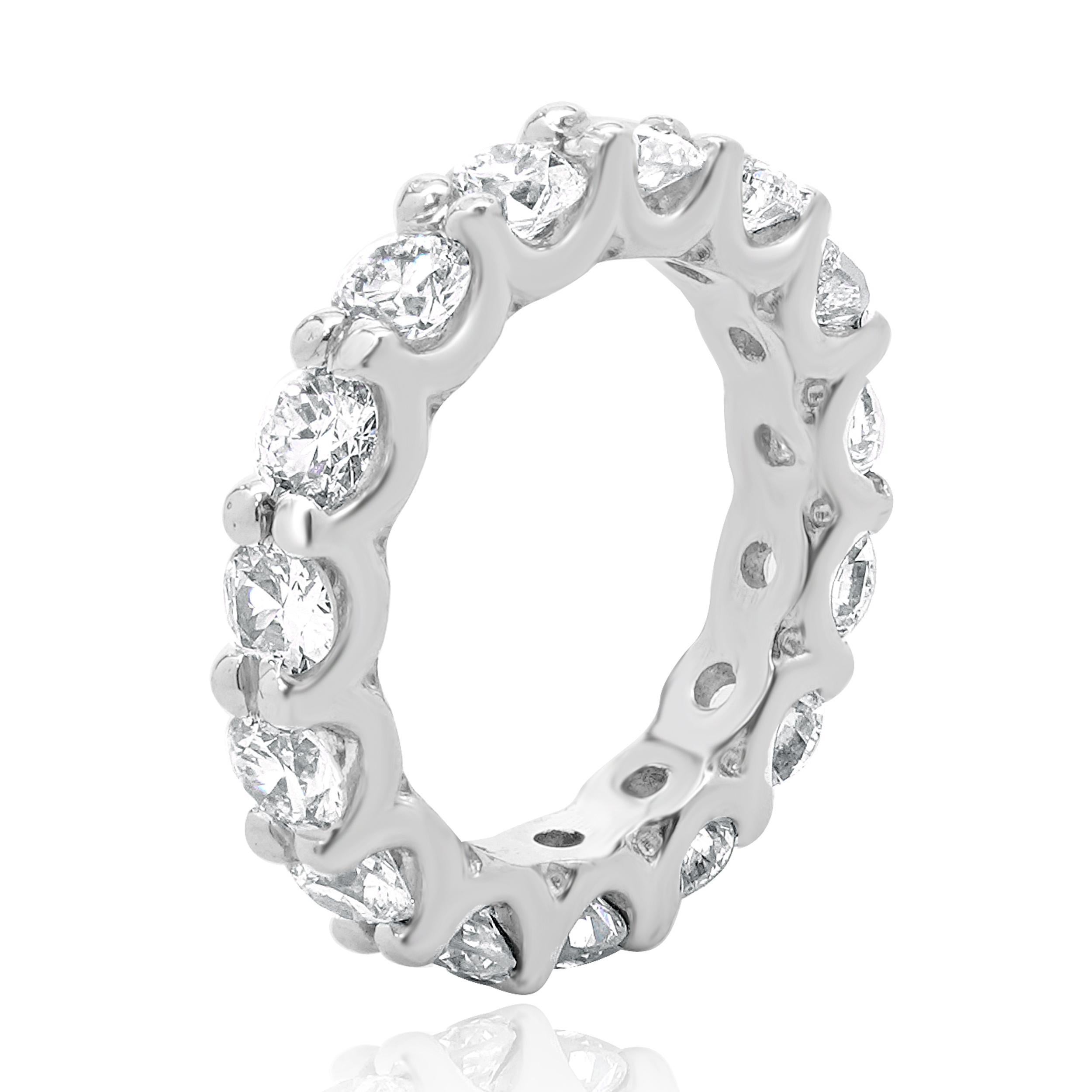Designer: custom
Material: platinum
Diamond: 16 round brilliant cut = 3.02cttw
Color: G / H
Clarity: SI1-2
Ring size: 4.75 (please allow two additional shipping days for sizing requests)
Weight: 7.26 grams