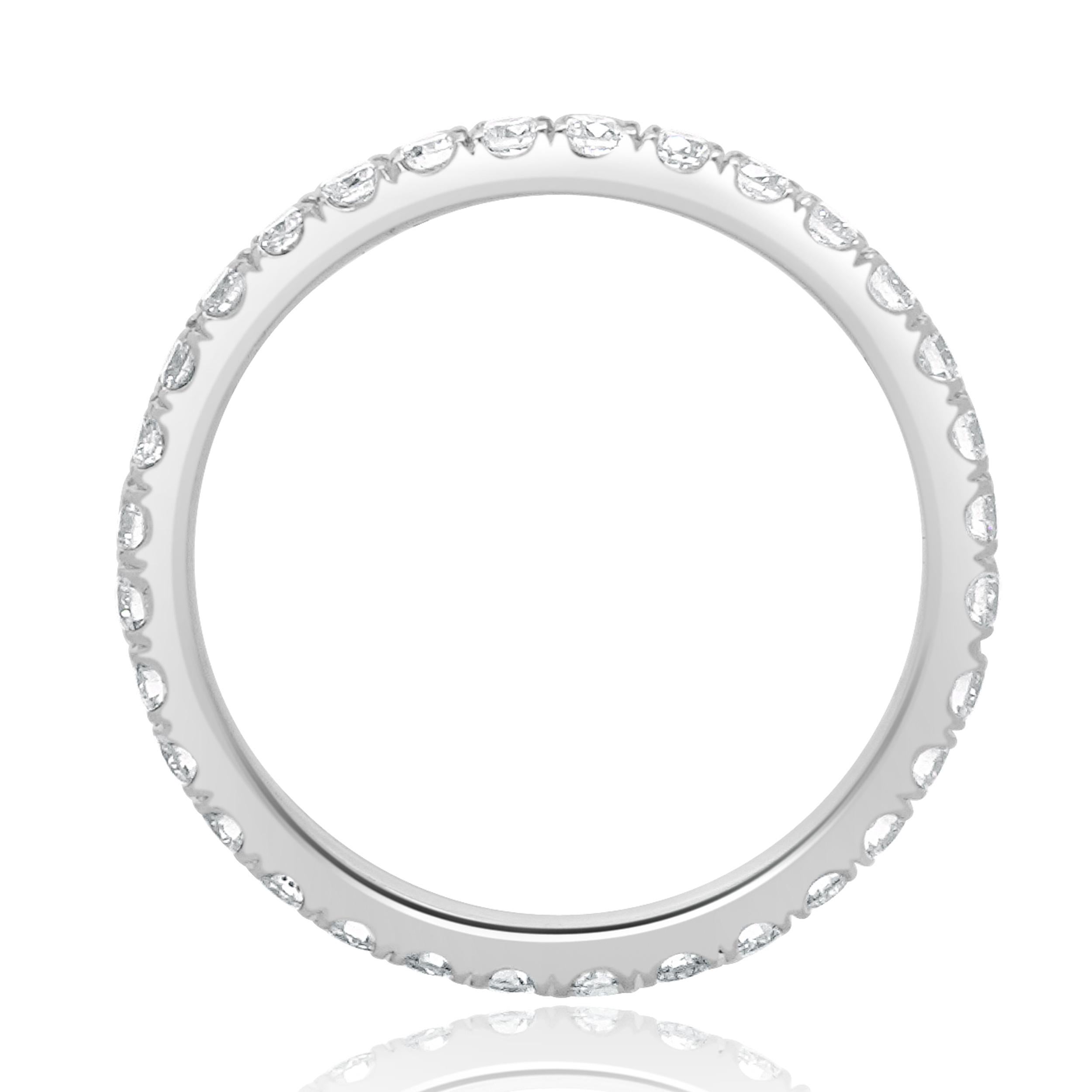Anillo de eternidad de diamantes en platino en Excelente estado para la venta en Scottsdale, AZ
