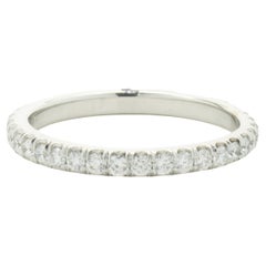 Anillo de eternidad de diamantes en platino