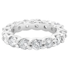 Anillo de eternidad de diamantes en platino