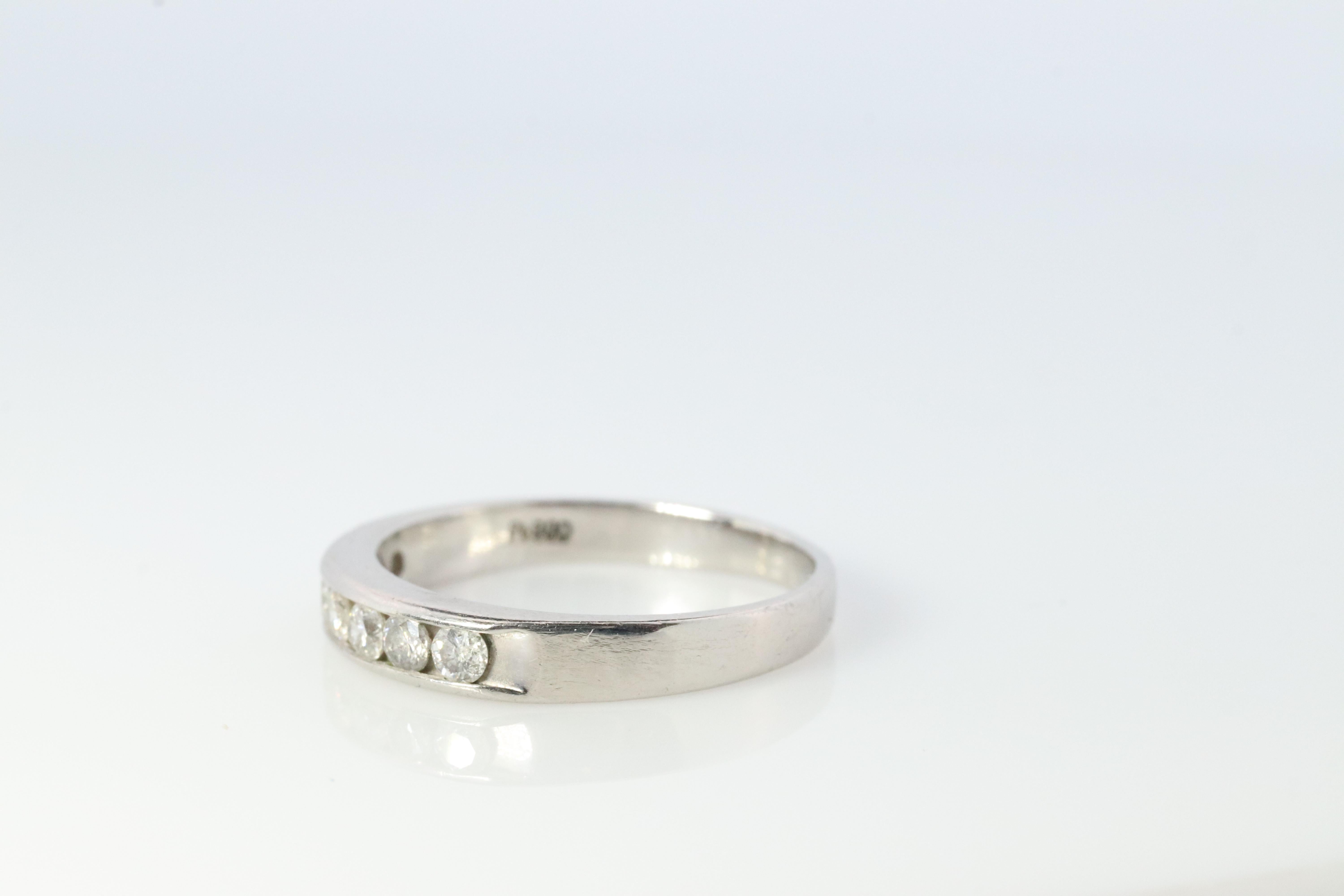 Anillo de eternidad de diamantes en platino. PT900 Anillo Infinito Media Eternidad 1/3ct. Moderno en venta