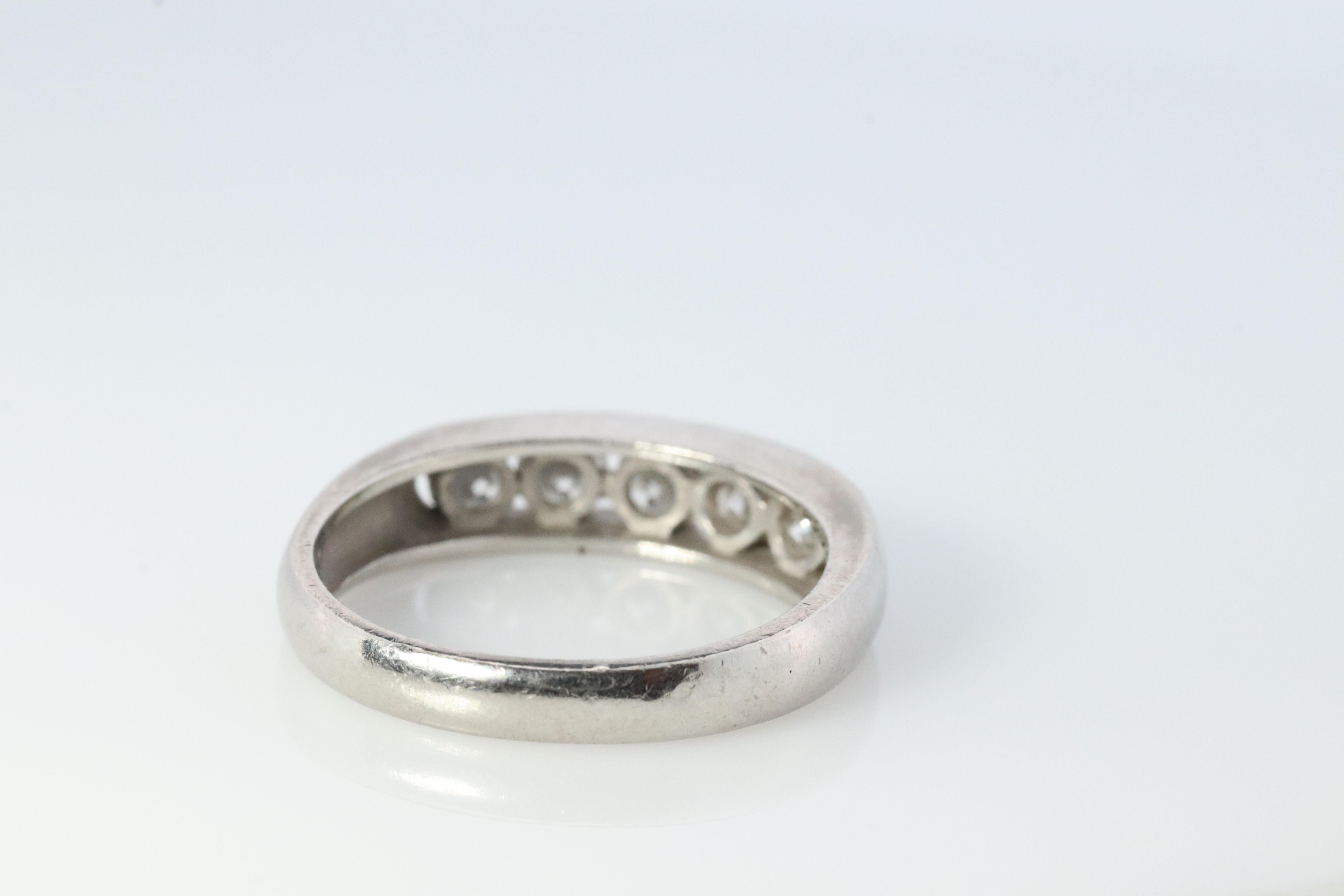 Anillo de eternidad de diamantes en platino. PT900 1ctw Medio Aniversario Anillo de canal Infinito en Bueno estado para la venta en Port Charlotte, FL