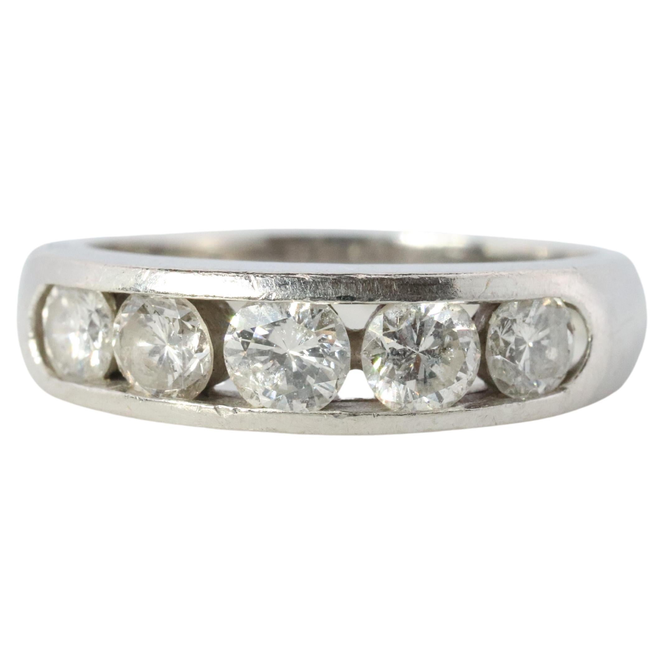 Anillo de eternidad de diamantes en platino. PT900 1ctw Medio Aniversario Anillo de canal Infinito