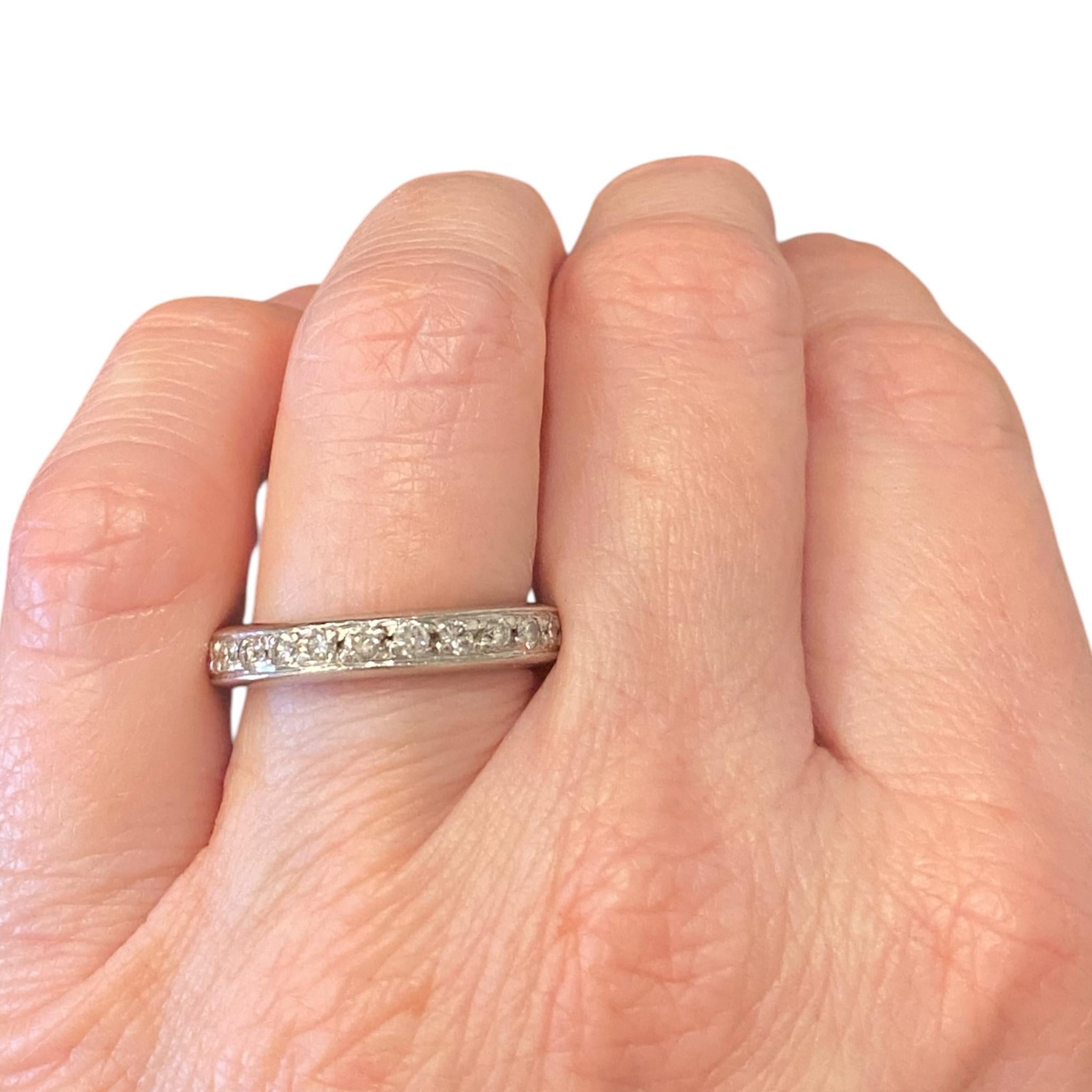Bague d'éternité en platine avec diamant Taille 7 Pour femmes en vente
