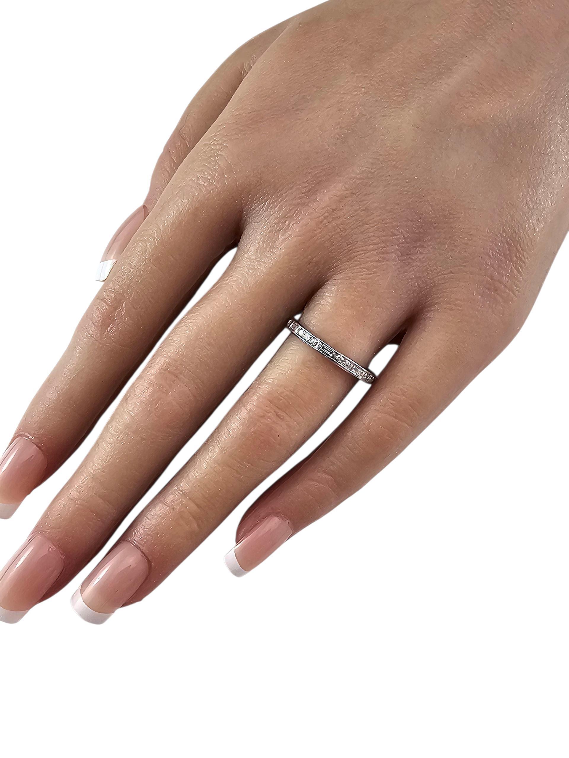 Anello di platino con diamante per l'eternità misura 8,25-8,5 #23612 in vendita 1