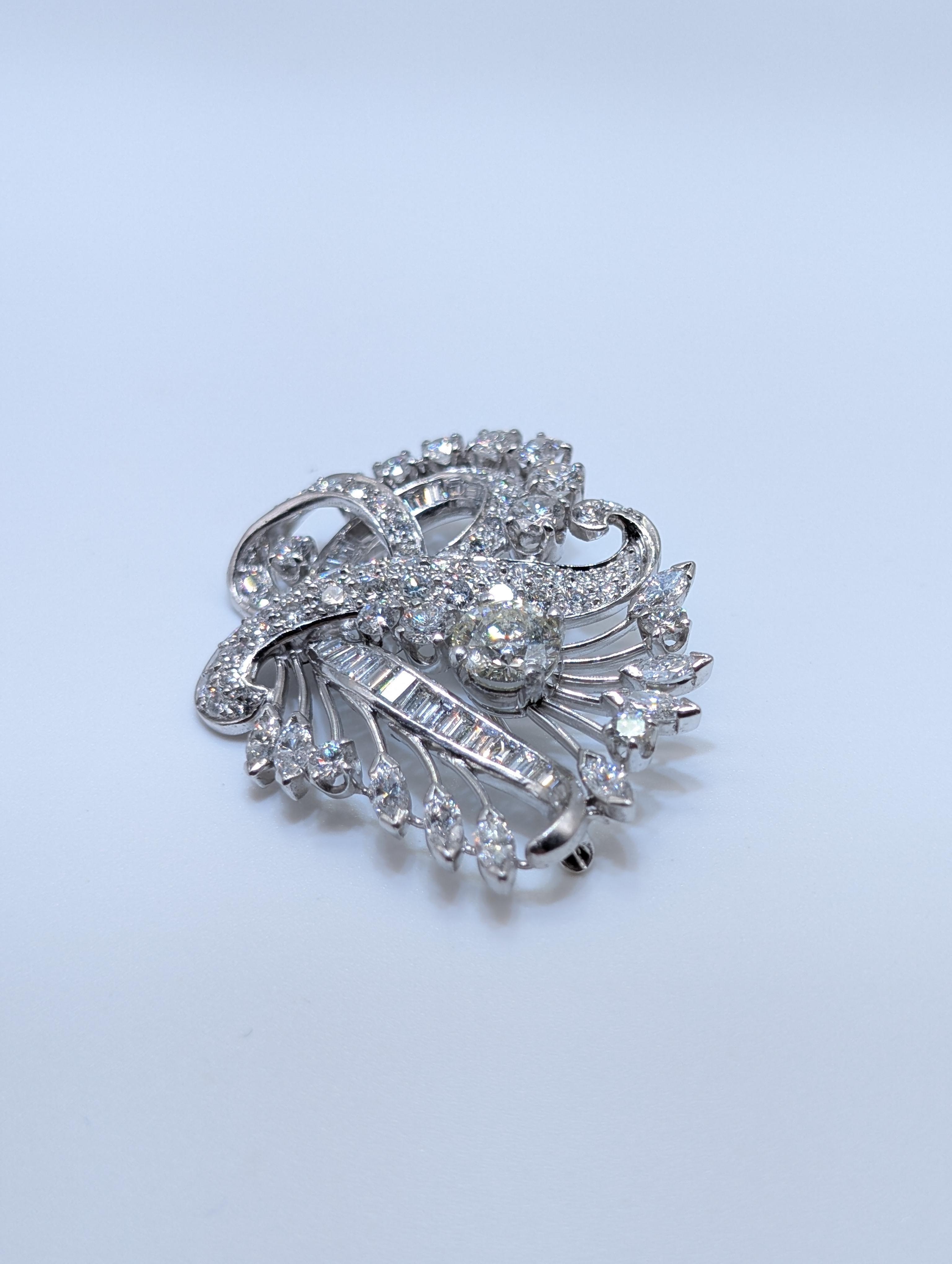Spilla di platino con diamante in vendita 3