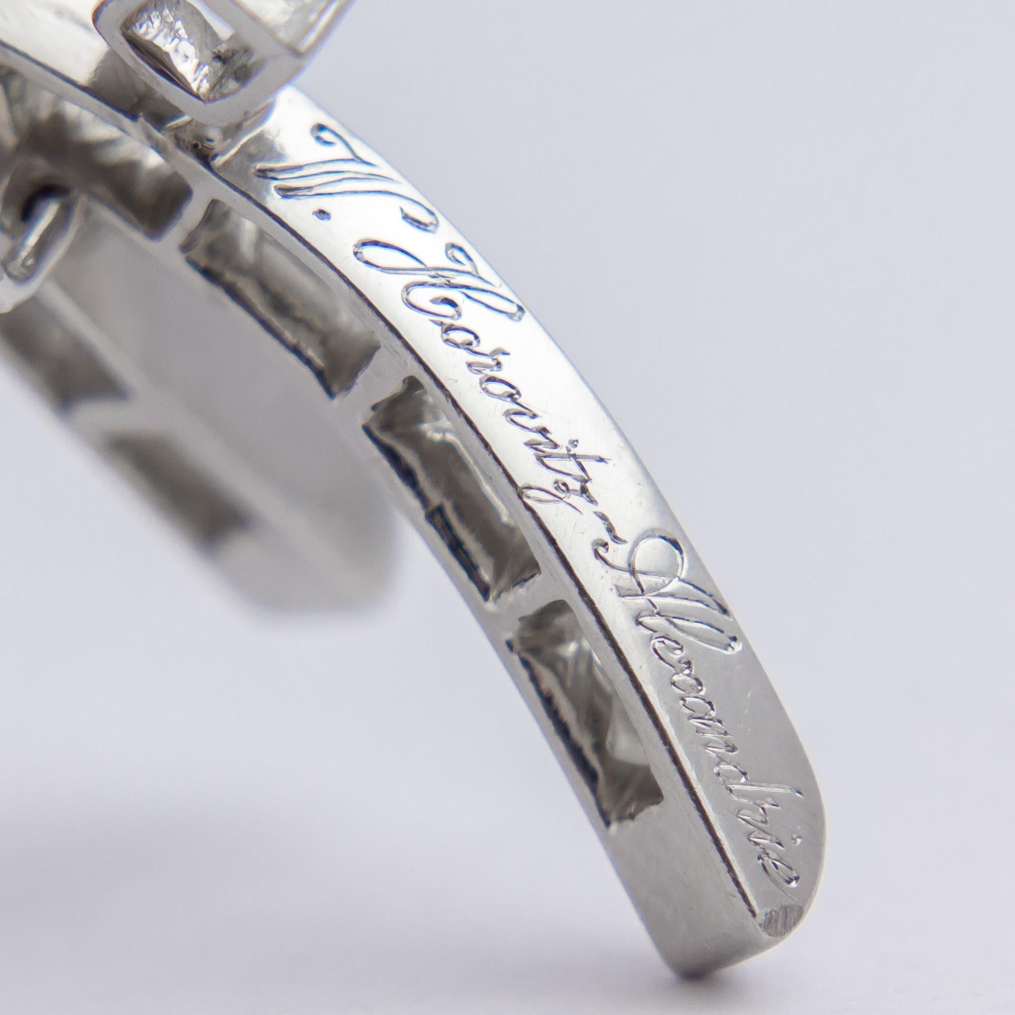 Blumenbrosche aus Platin und Diamanten von Wolf Horovitz aus Alexandria im Zustand „Gut“ im Angebot in Brisbane City, QLD