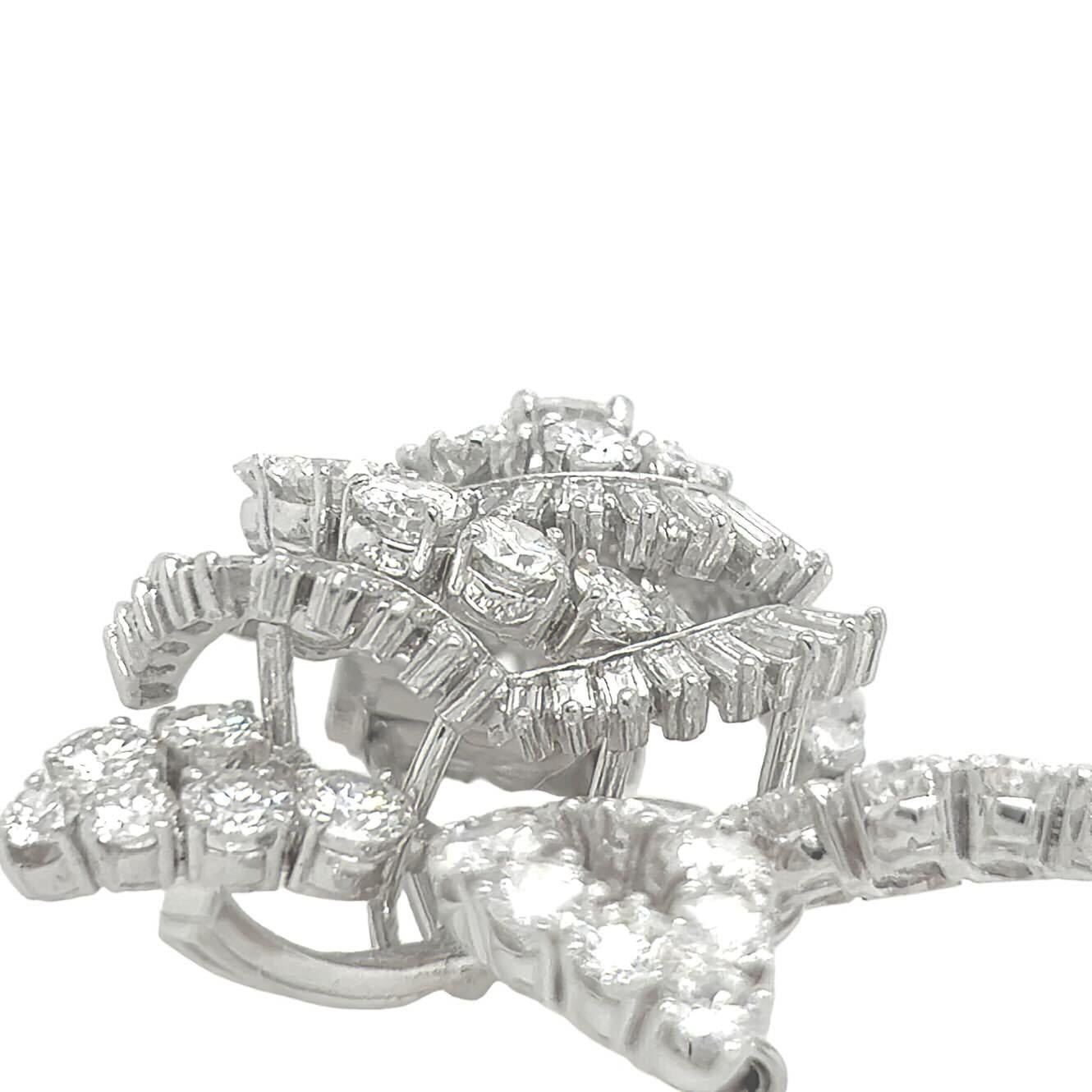 Platinum Diamond Floral Brooch In Good Condition For Sale In New York, NY