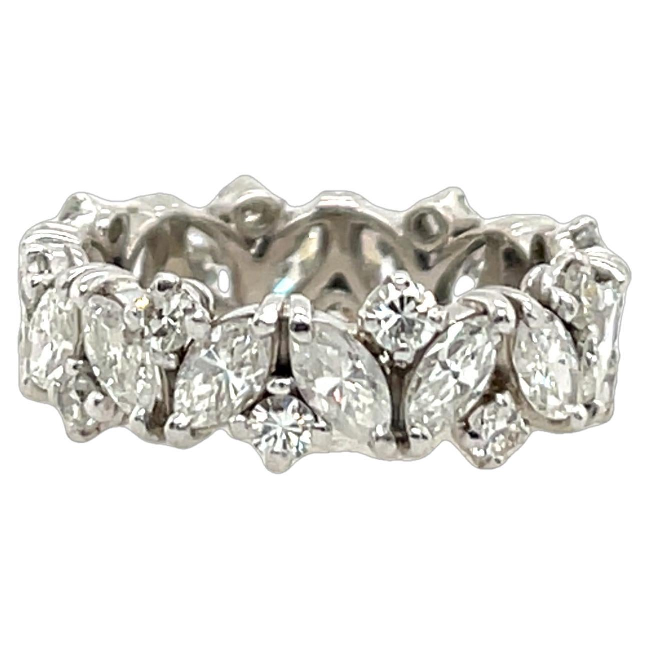 Platin-Diamant-Eternity-Ring aus Platin in voller Eternity-Fassung mit Marquise- und runden Diamanten im Angebot