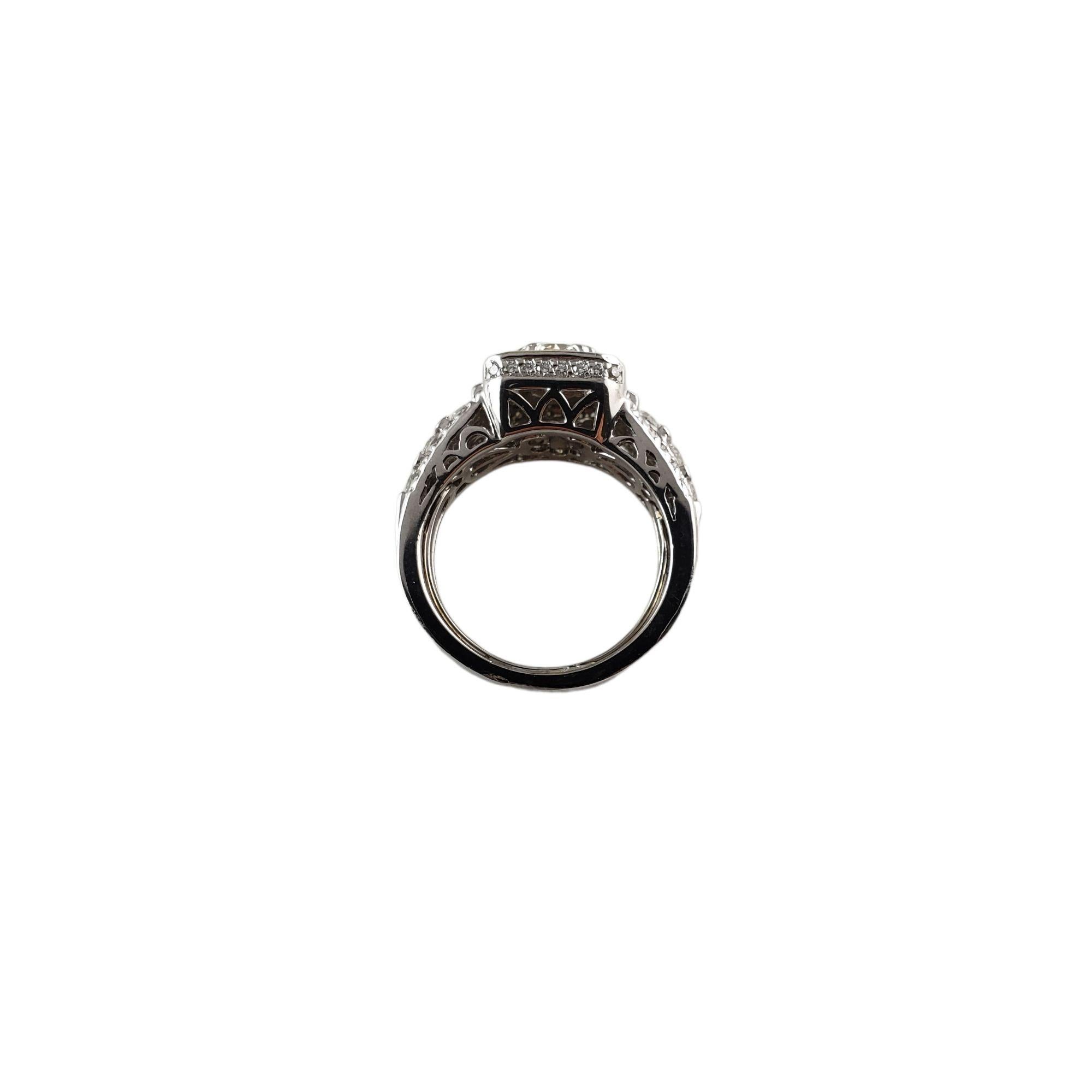 Anello di fidanzamento con diamante aureolato in platino misura 6,25 in vendita 4
