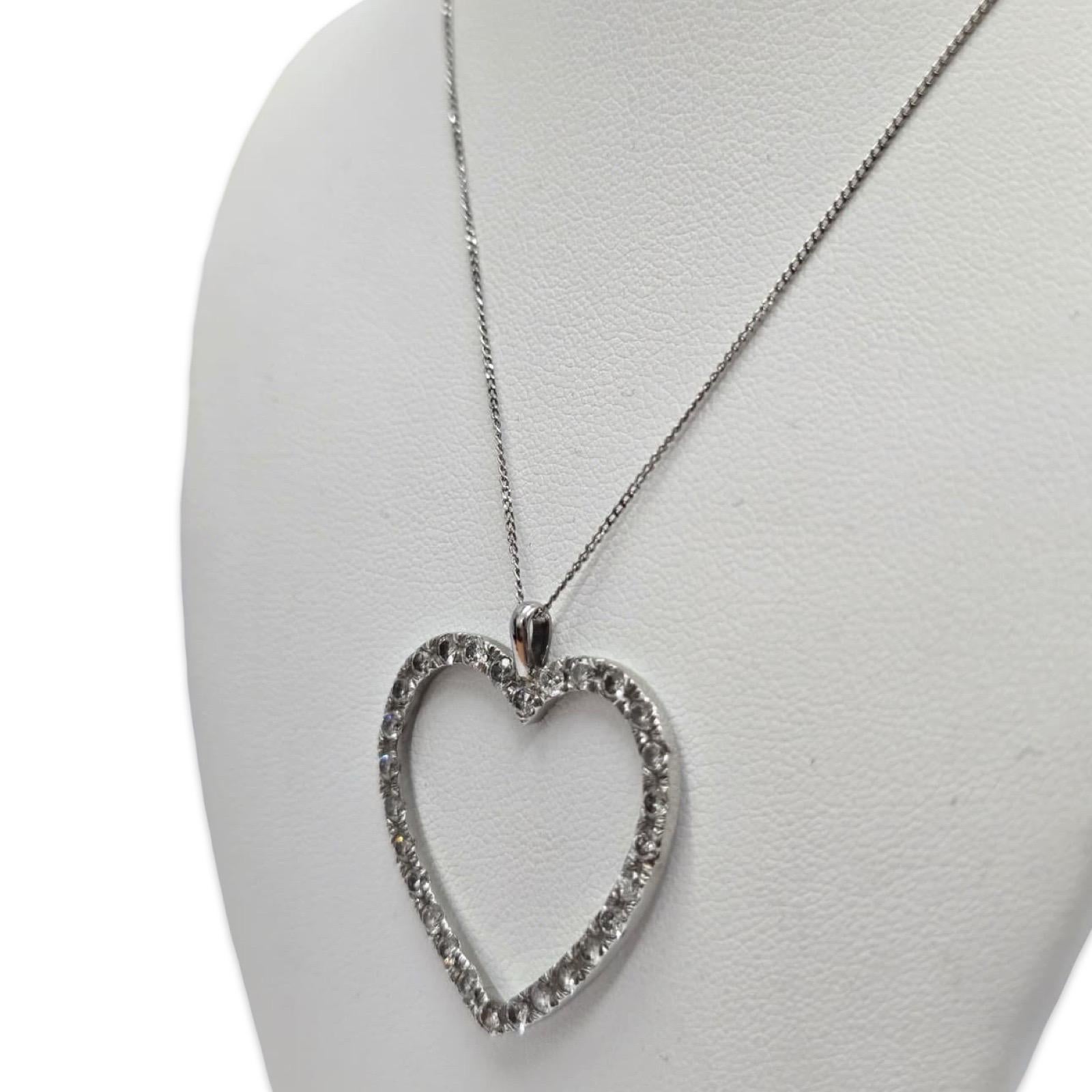 Collier pendentif cœur en platine avec diamants ronds 2.25ctw 18 pouces Pour femmes en vente