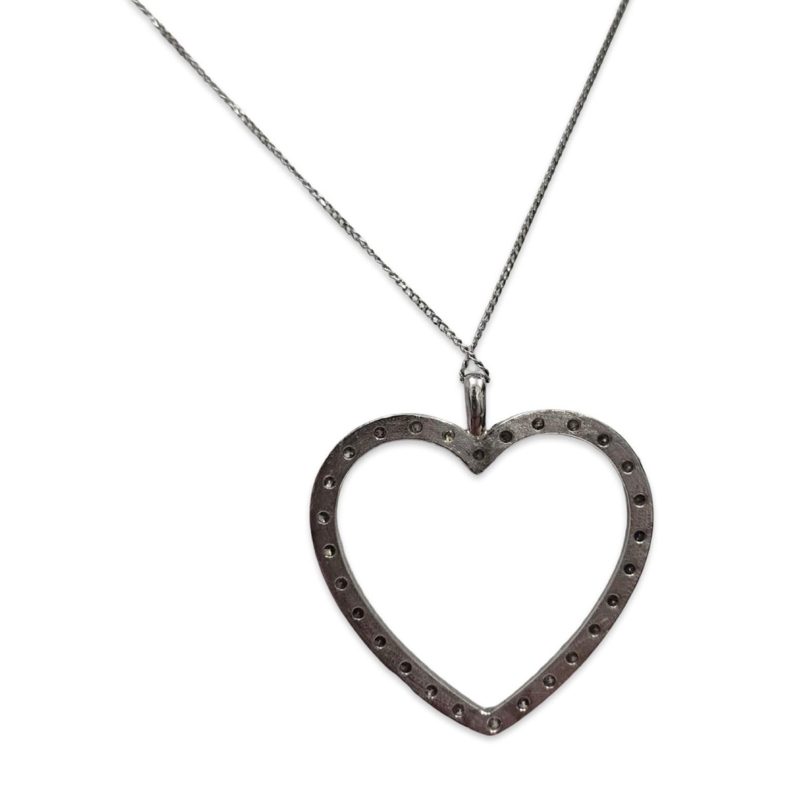 Collier pendentif cœur en platine avec diamants ronds 2.25ctw 18 pouces en vente 1