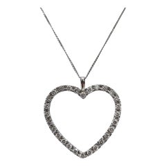 Collana con ciondolo a cuore in platino con diamanti rotondi da 2,25 carati da 18 pollici