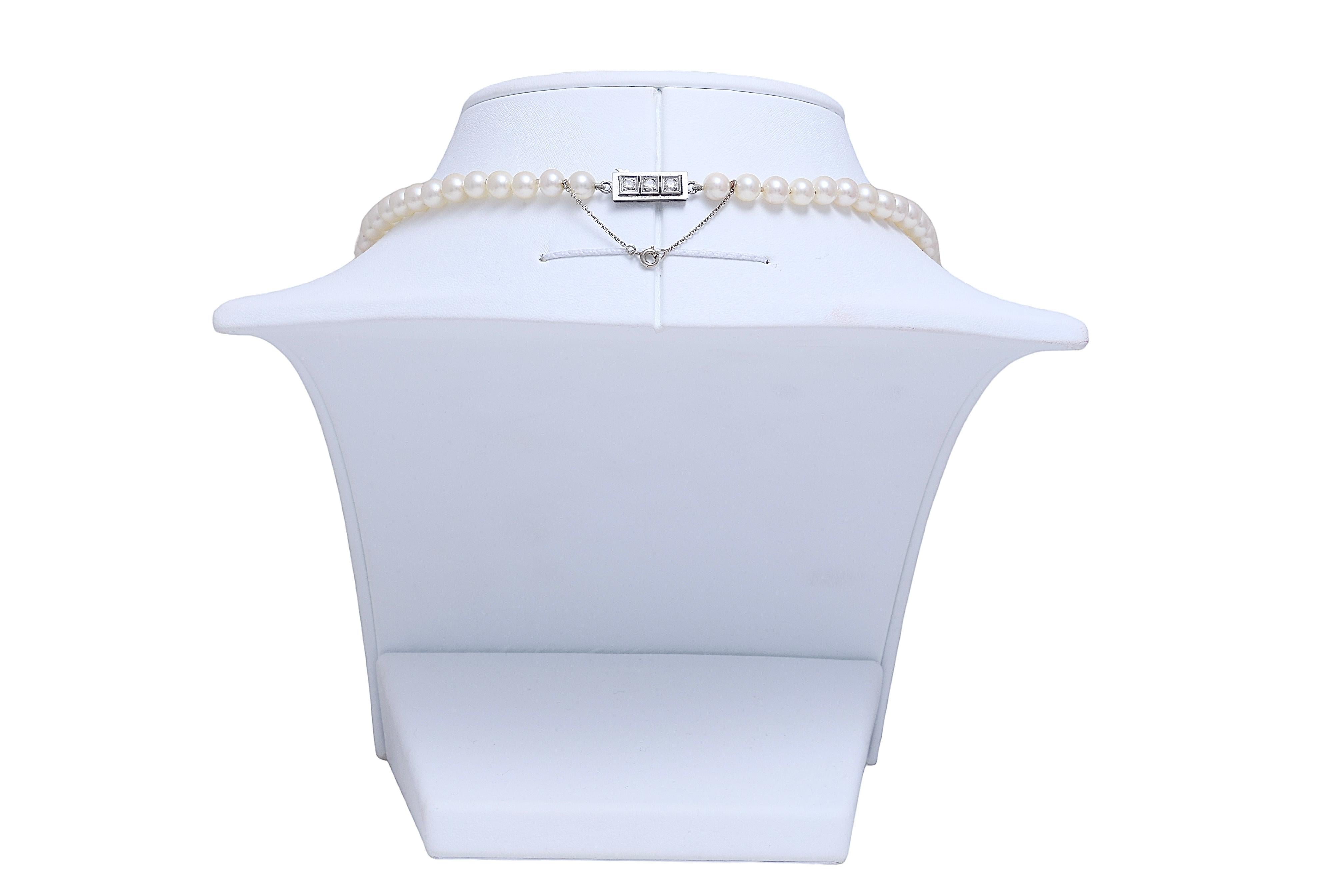 Platinum Diamond Lock on Japanese Akoya Degradé Pearl Necklace 5.6 mm -9 mm For Sale 2
