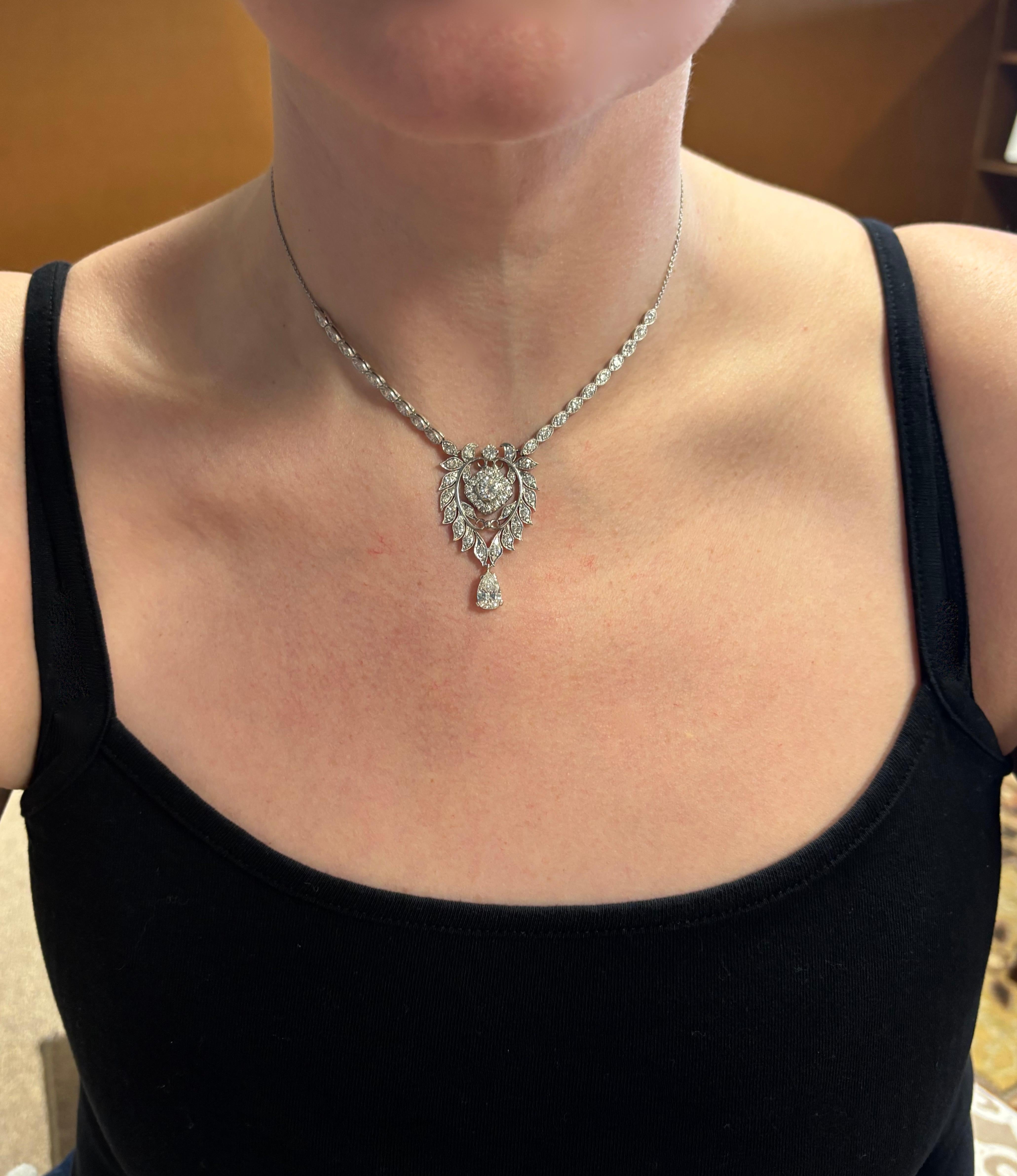 Collana di diamanti in platino con 4,23 carati di diamanti, certificati dall'IGI in vendita 11