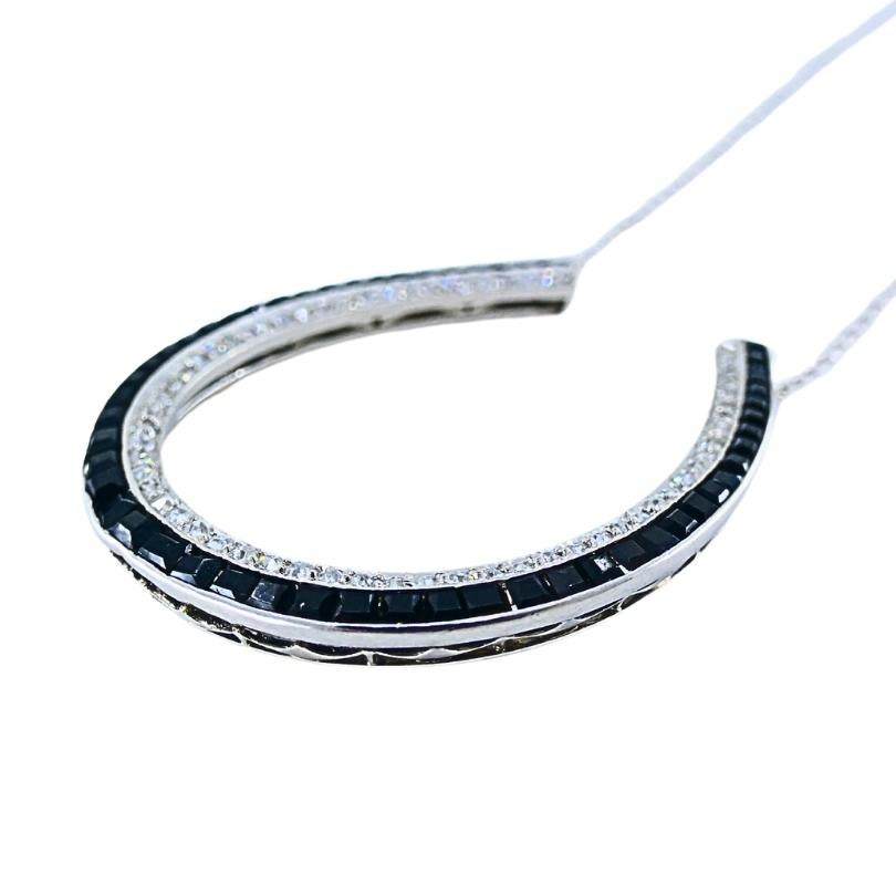 Collana a ferro di cavallo in platino con diamanti e onice In condizioni buone in vendita a Beverly Hills, CA