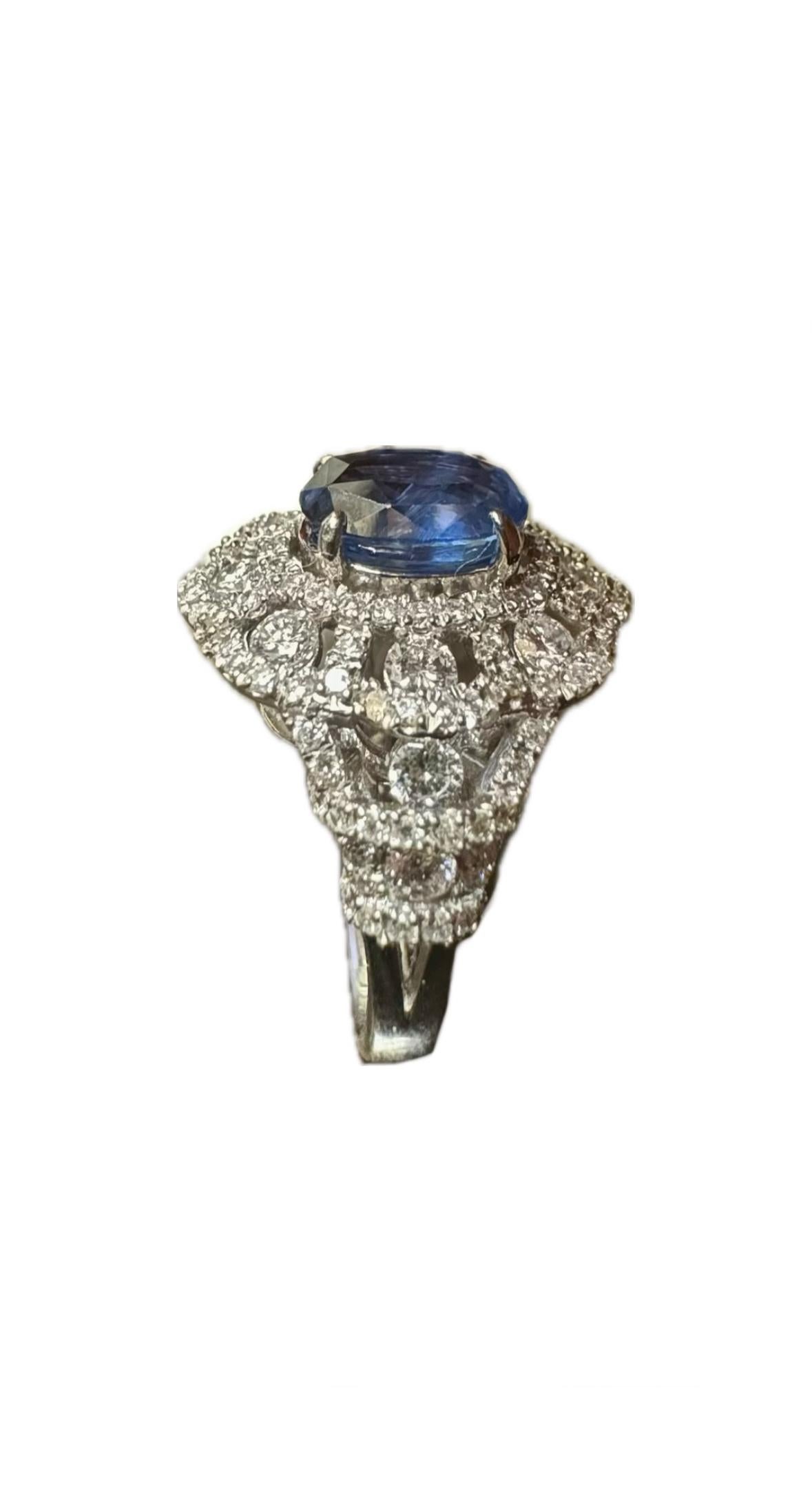 Platinum Diamond Oval GIA Certified 2.80 Carat No Heat Burma Blue Sapphire Ring For Sale 1