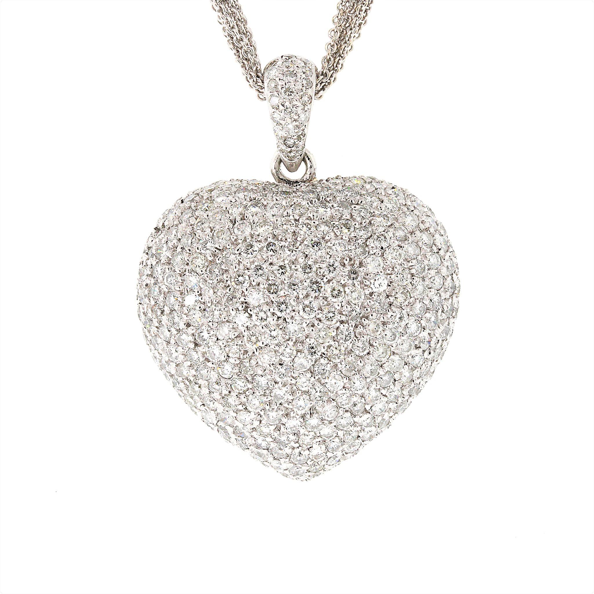 Platinum Diamond Pave Heart with 7 Row Chain Necklace In Good Condition For Sale In New York, NY
