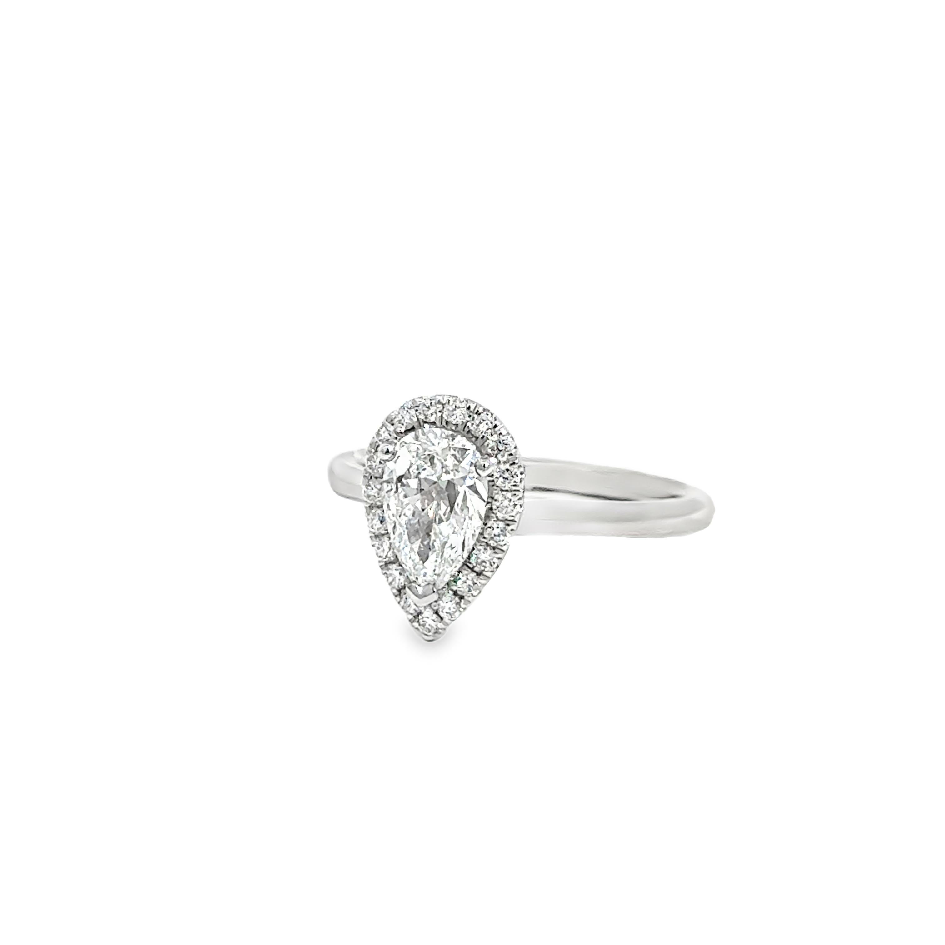 Taille poire Bague en platine avec diamant - 1.00ct Pear Shape Center GIA D-SI2 en vente
